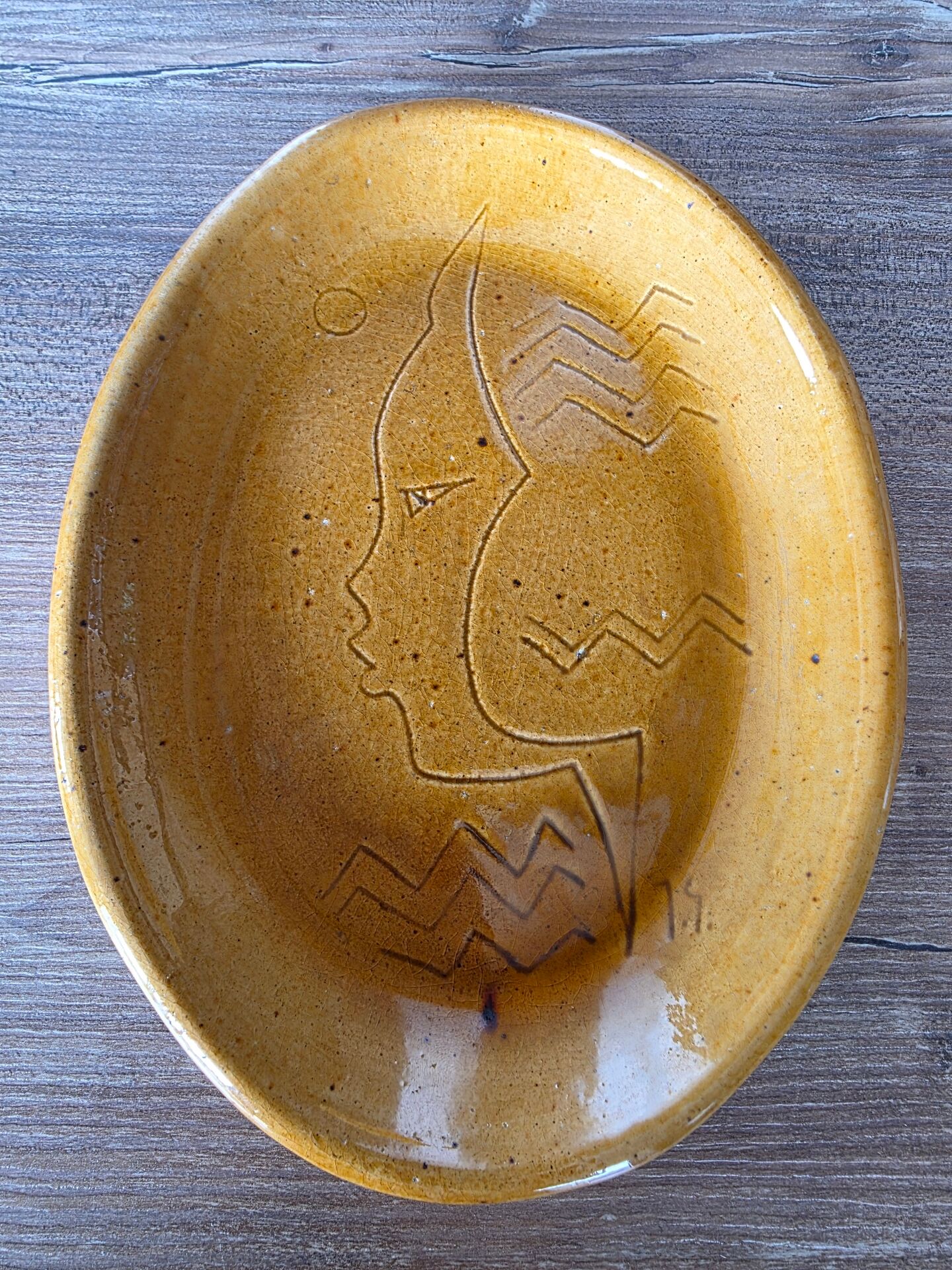 Empty pocket bowl Vallauris Foucard-Jourdan 1959 Incised profile decoration