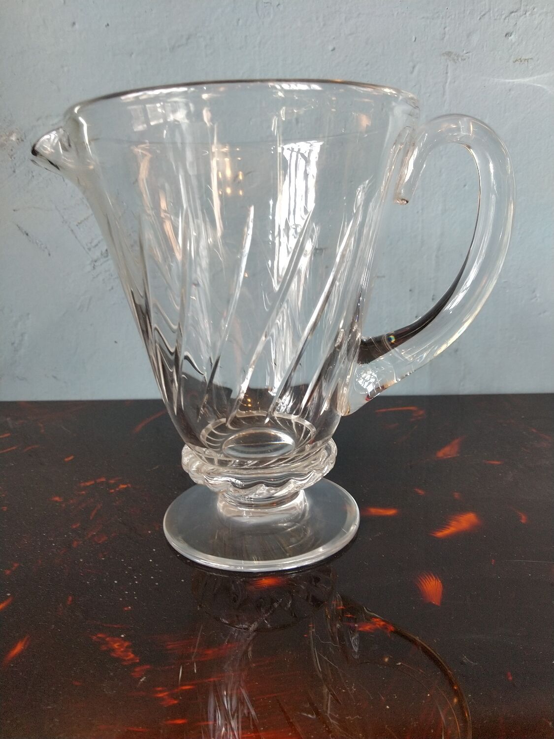 Crystal pitcher of St Louis