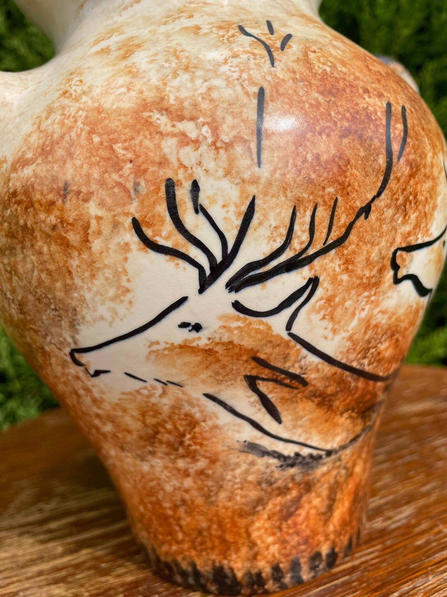Lascaux prehistoric decorative pottery by Bruno Dose