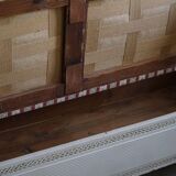 Antique Gustavian canapé / bench from the early 19th century, by a Swedish cabinetmaker.