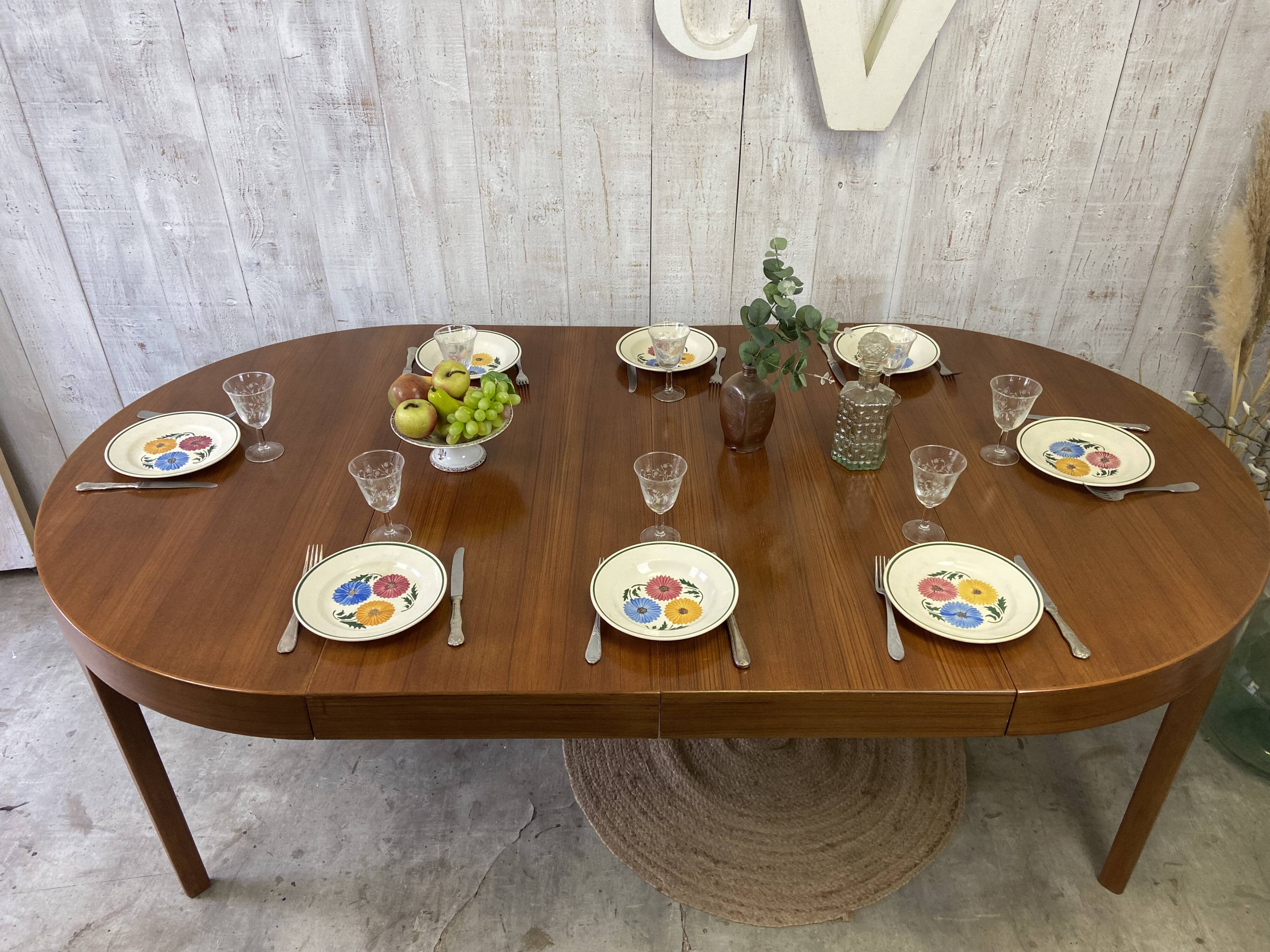 Vintage extendable table