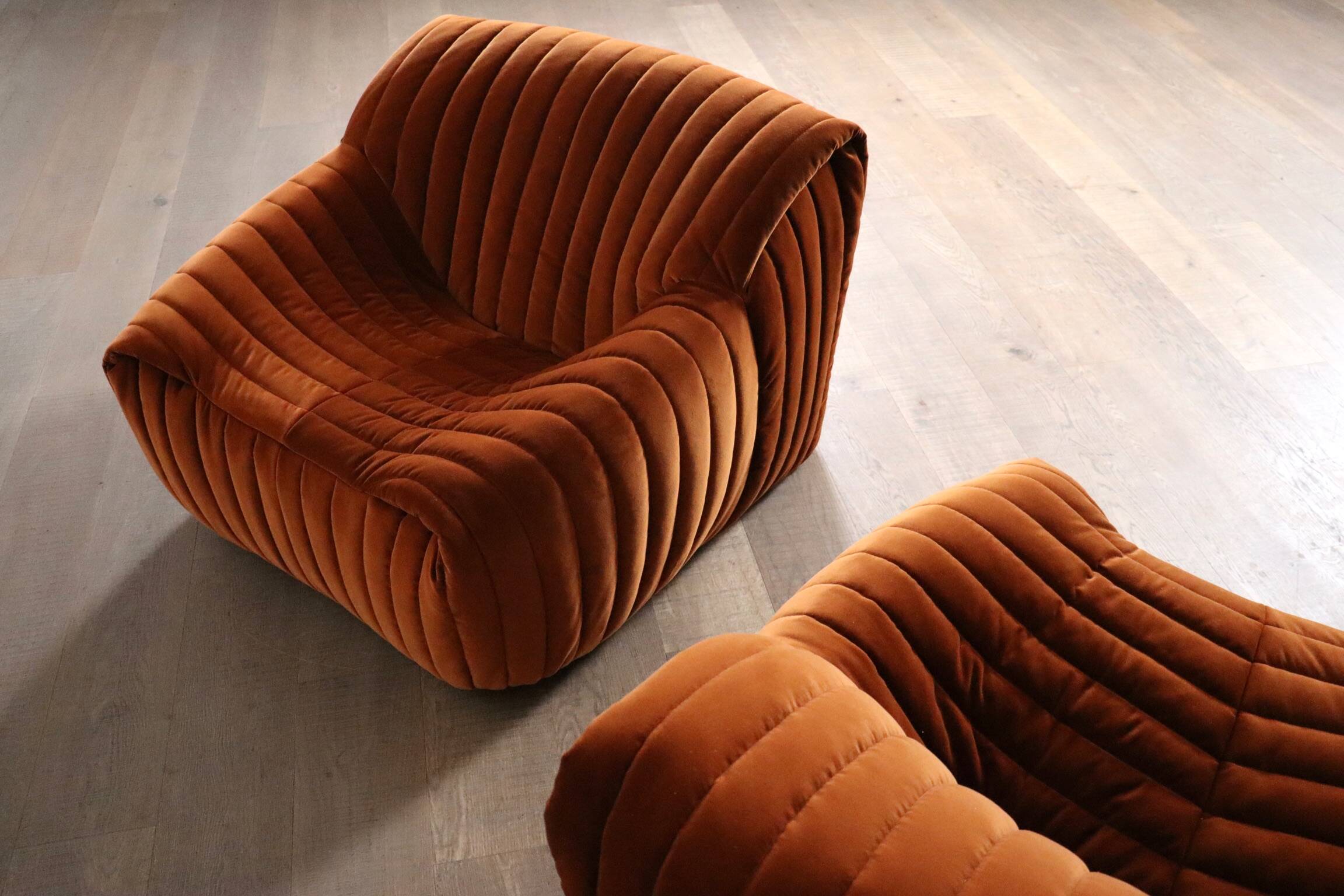 Pair of Cinna Sandra lounge chairs in velvet by Annie Hieronimus, 1970s
