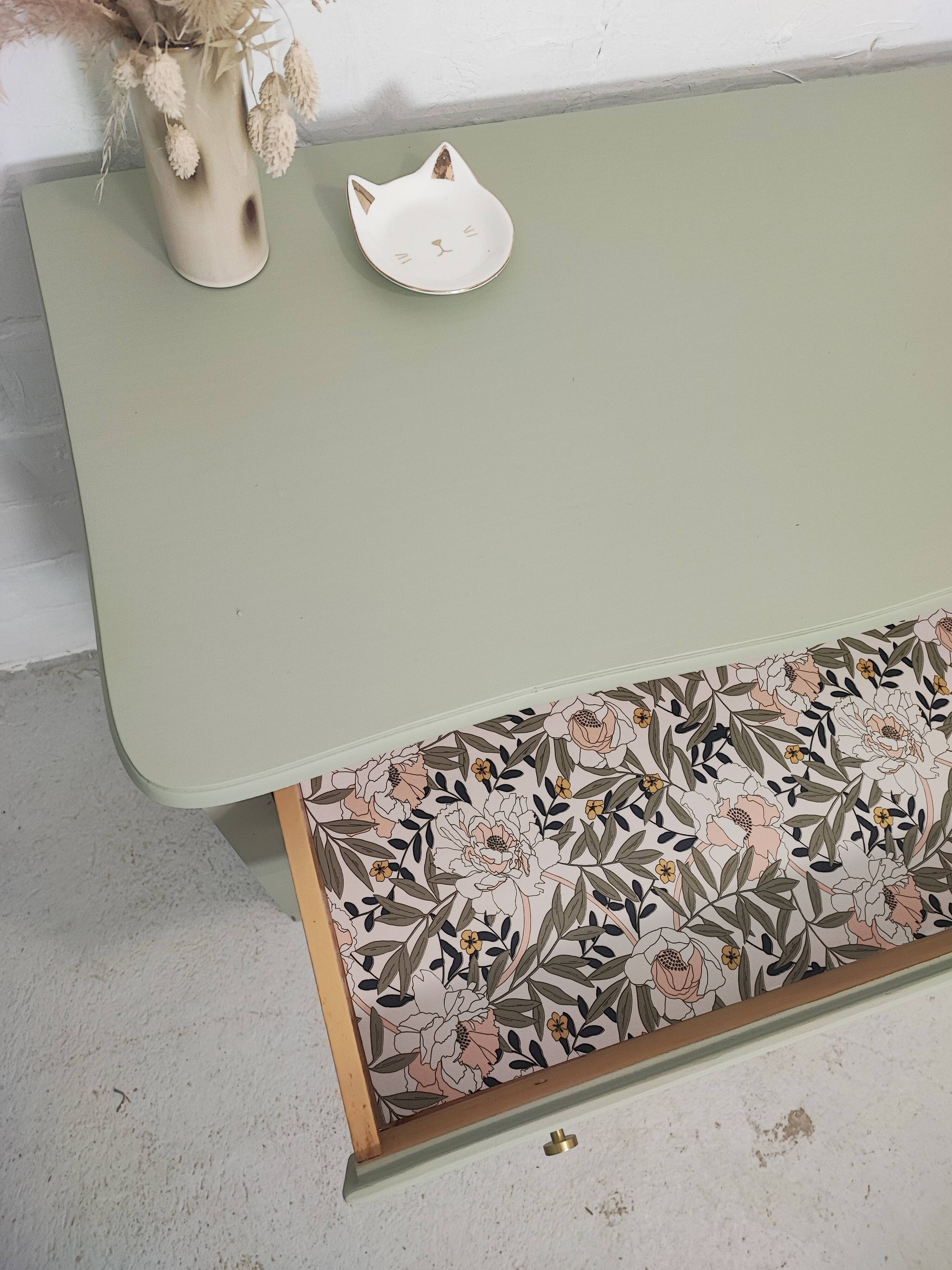 Commode vintage vert amande