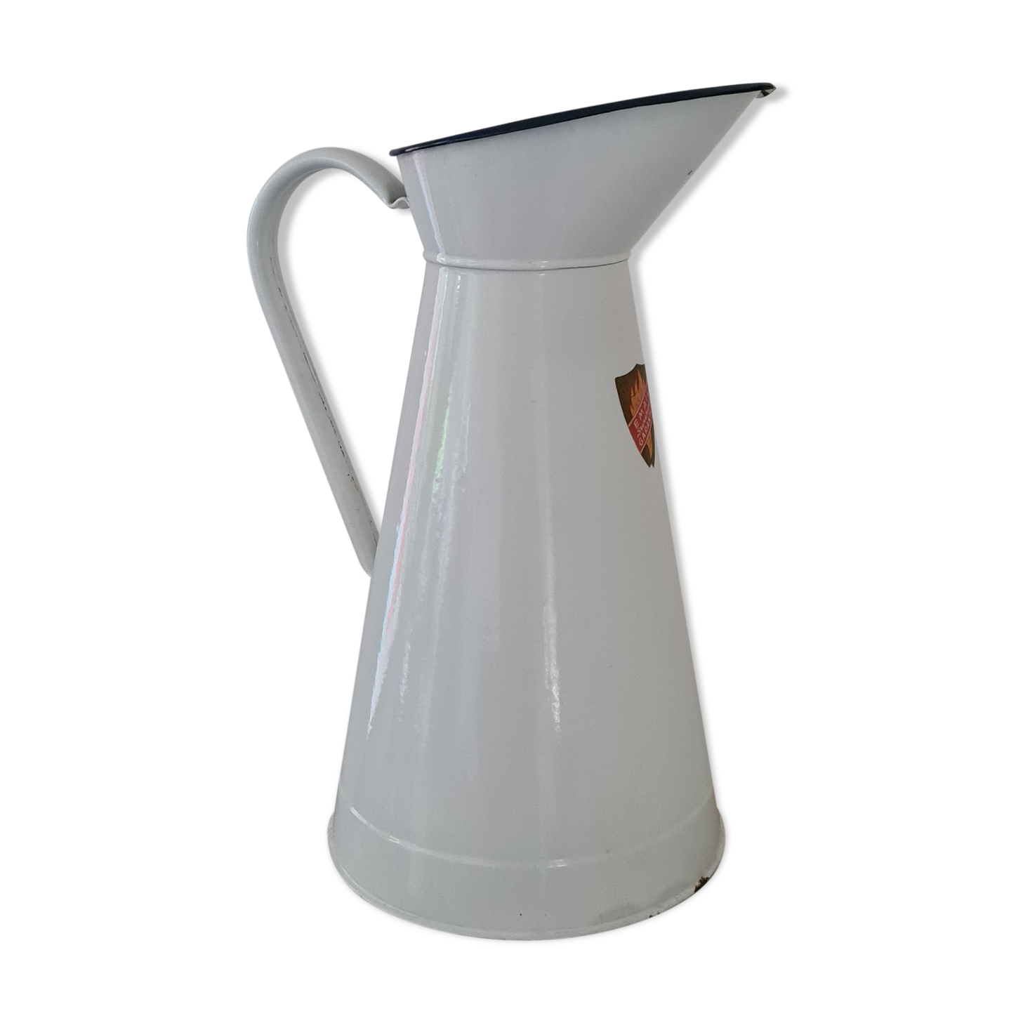 Enamelled sheet metal broc