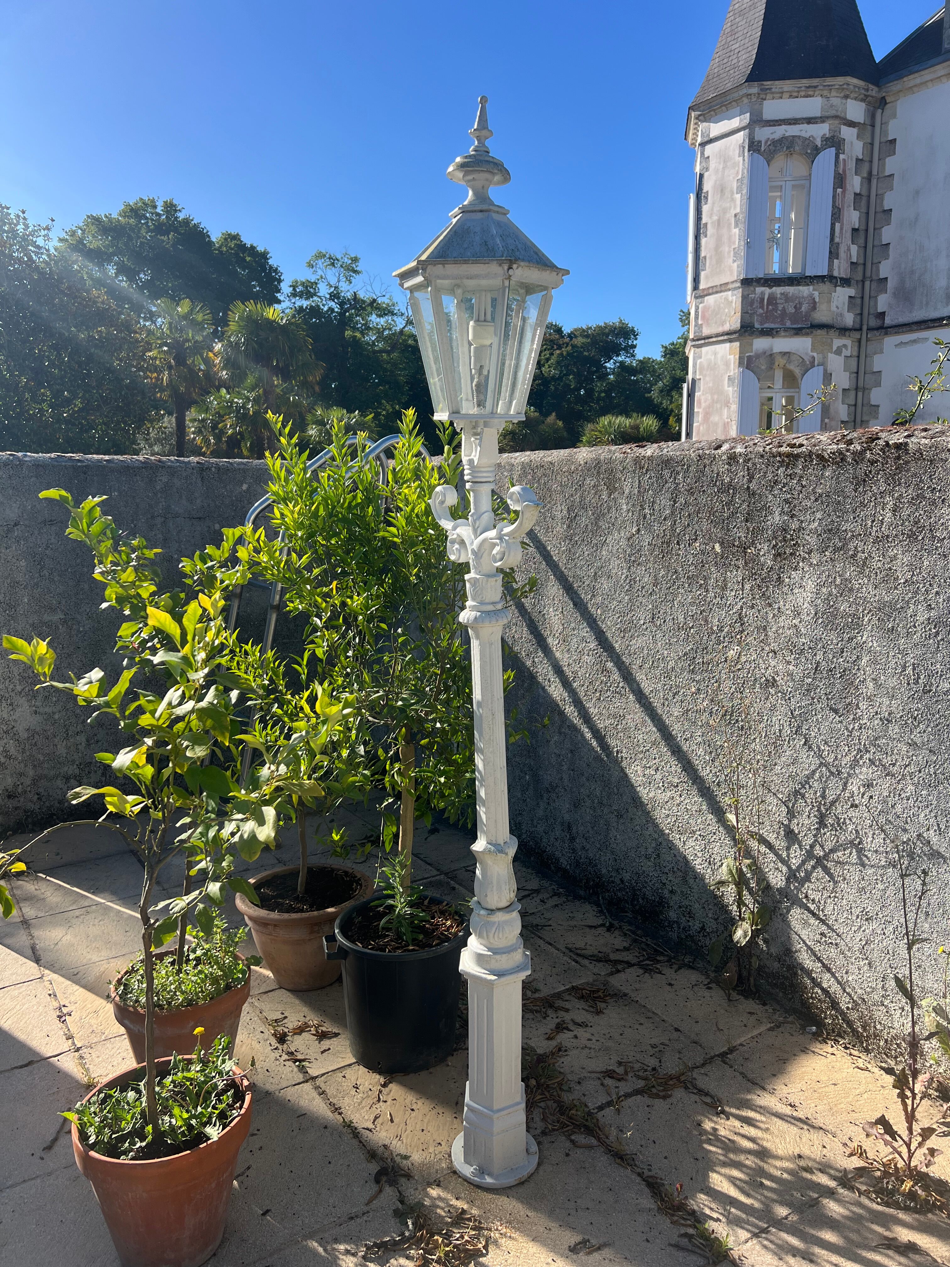 17 lampadaires en fonte
