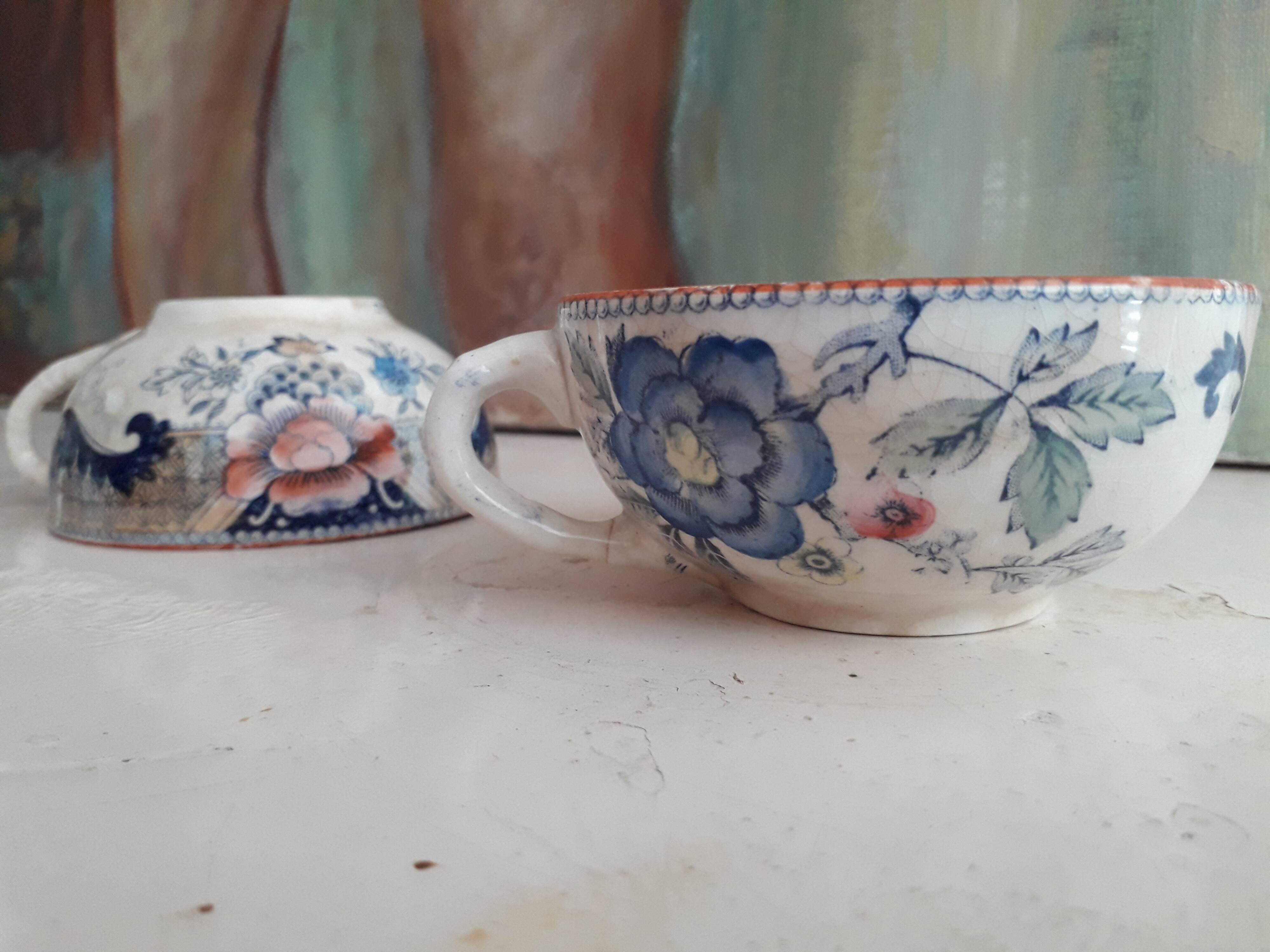 Old cups Creil and Montereau iron Earth