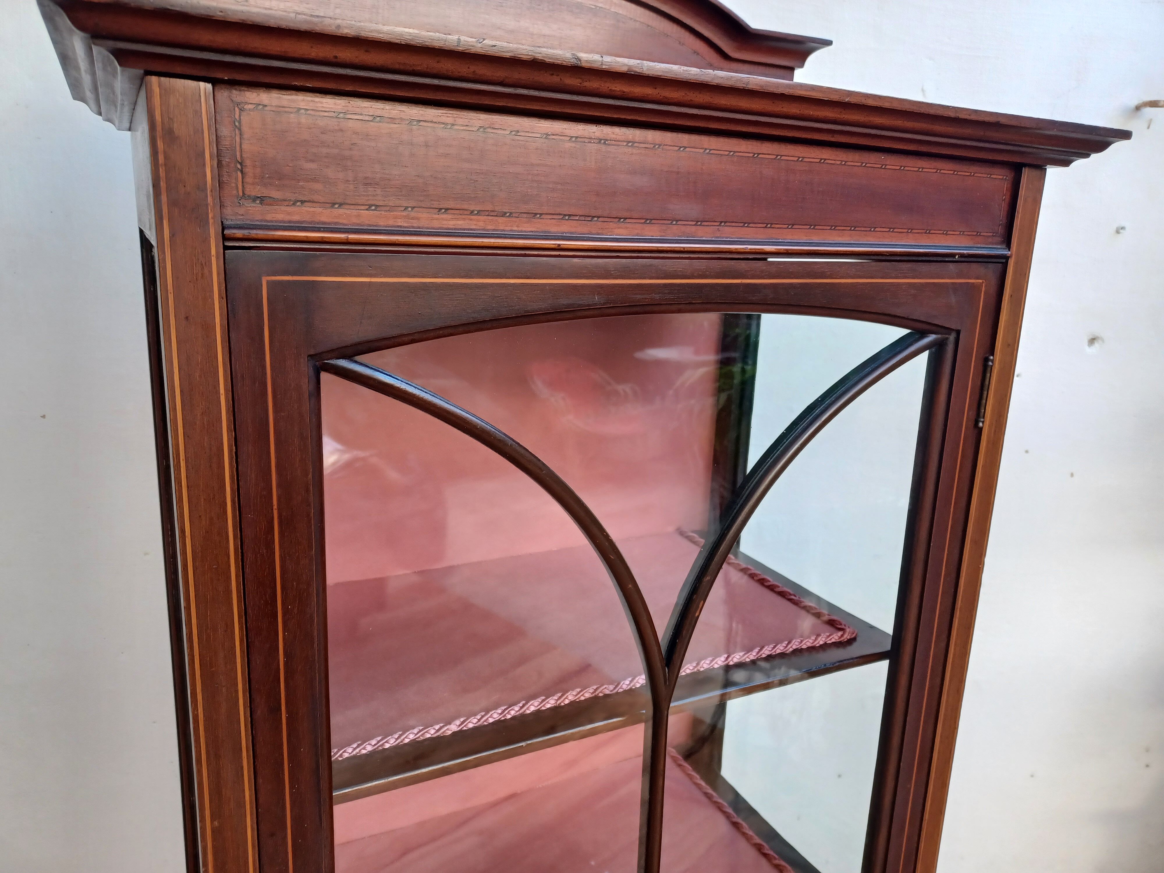 English showcase, late 19th