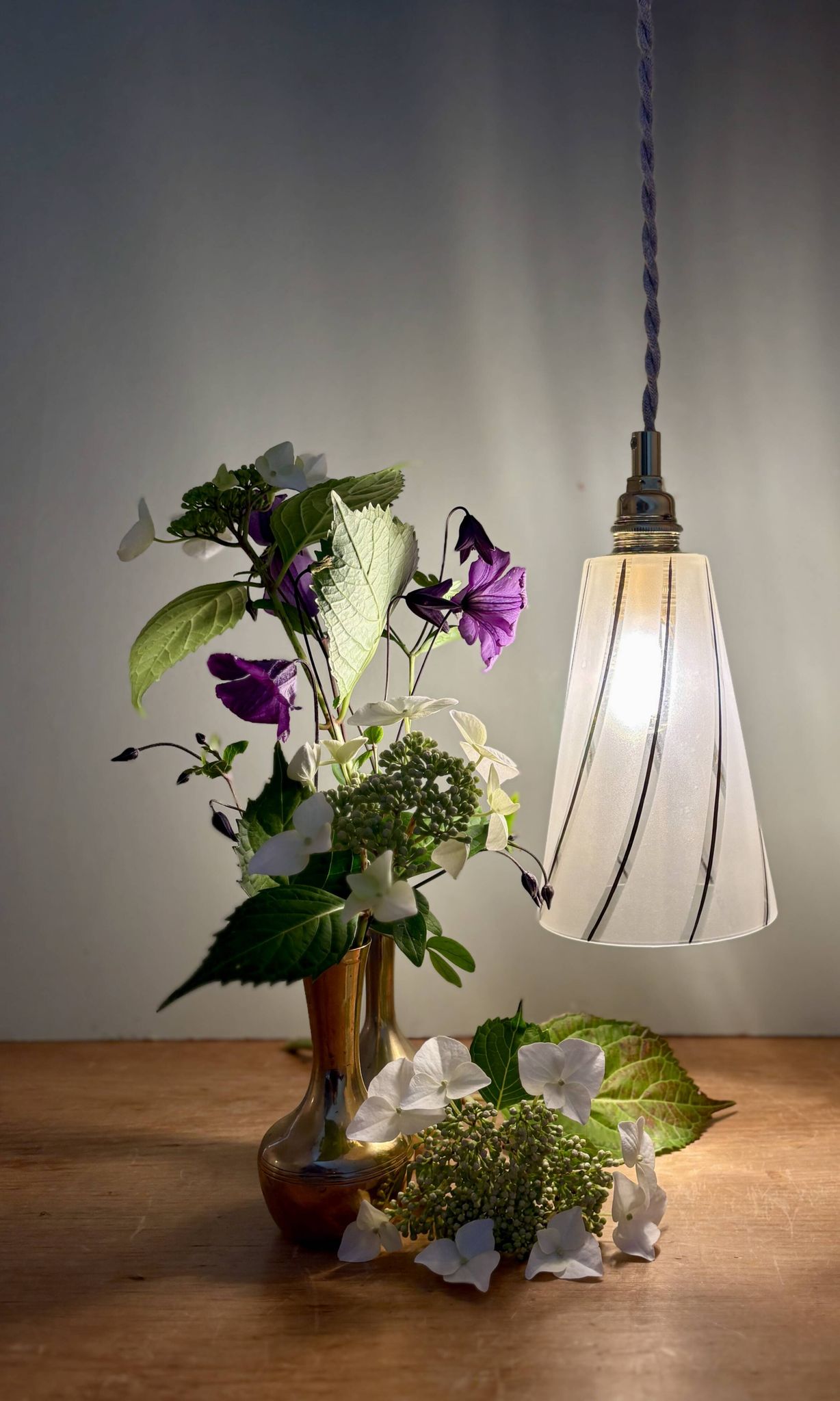 Vintage tulip pendant light in white frosted glass and gold trim