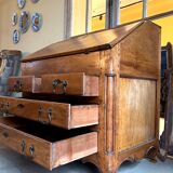 Secretary, sloped desk in walnut, 18th century ☐ 97.5 x 62 cm