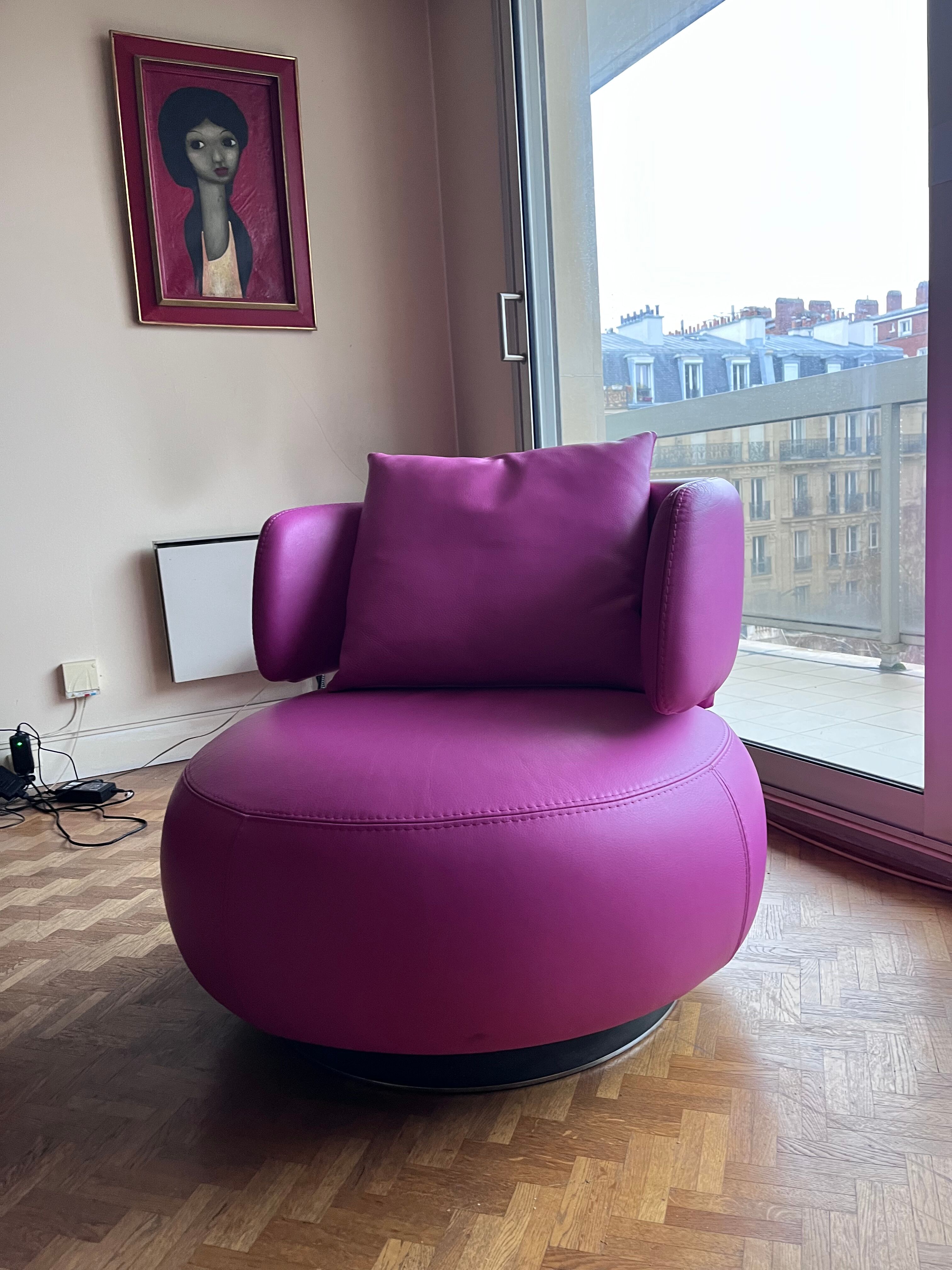 Armchair Curl leather heater fuschia Roche Bobois swivel