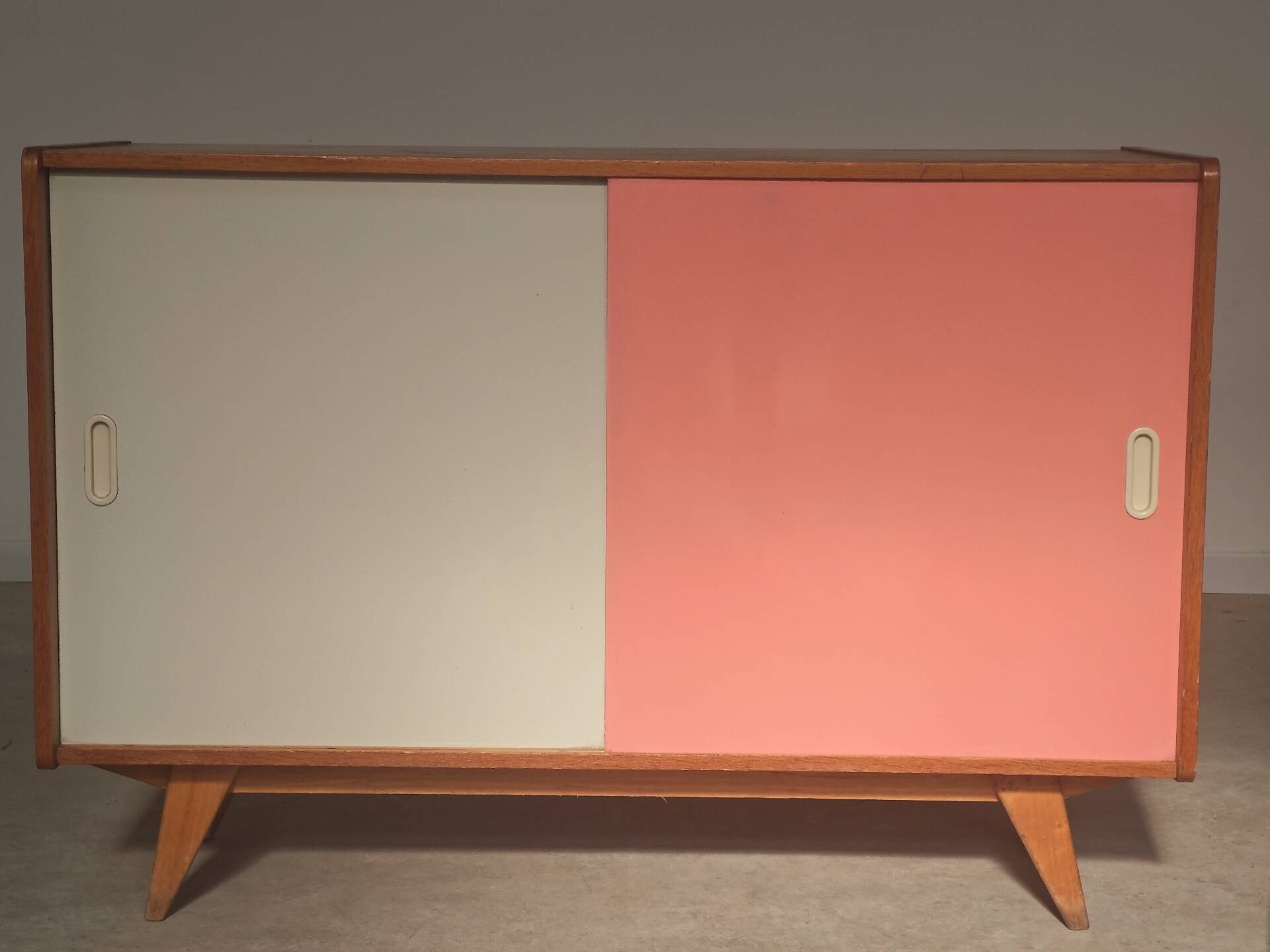 Buffet U452 pink and white by Jiri Jiroutek for Interier Praha