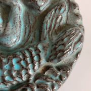 Boîte bonbonnière en céramique (grès) émaillée vert-bleu à décor d'une sirène Mi XXème