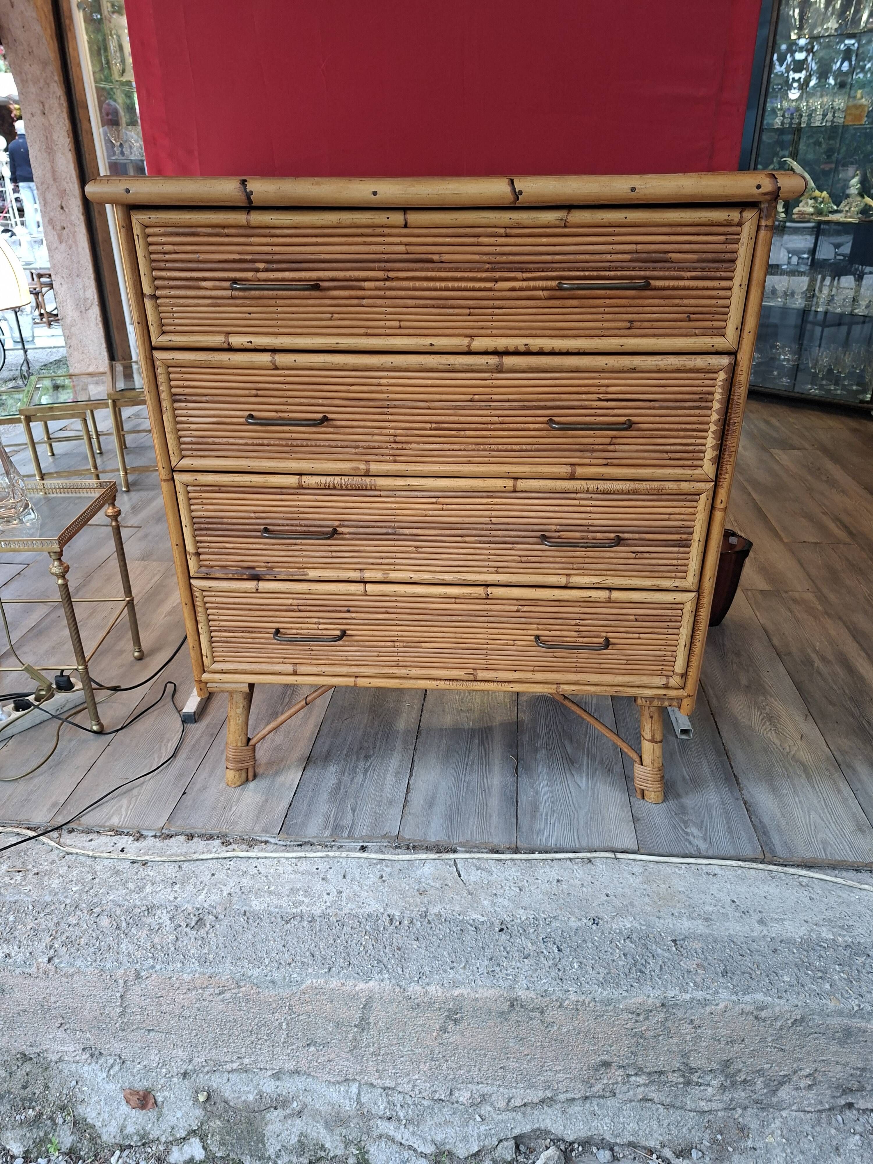 Commode en bambou 