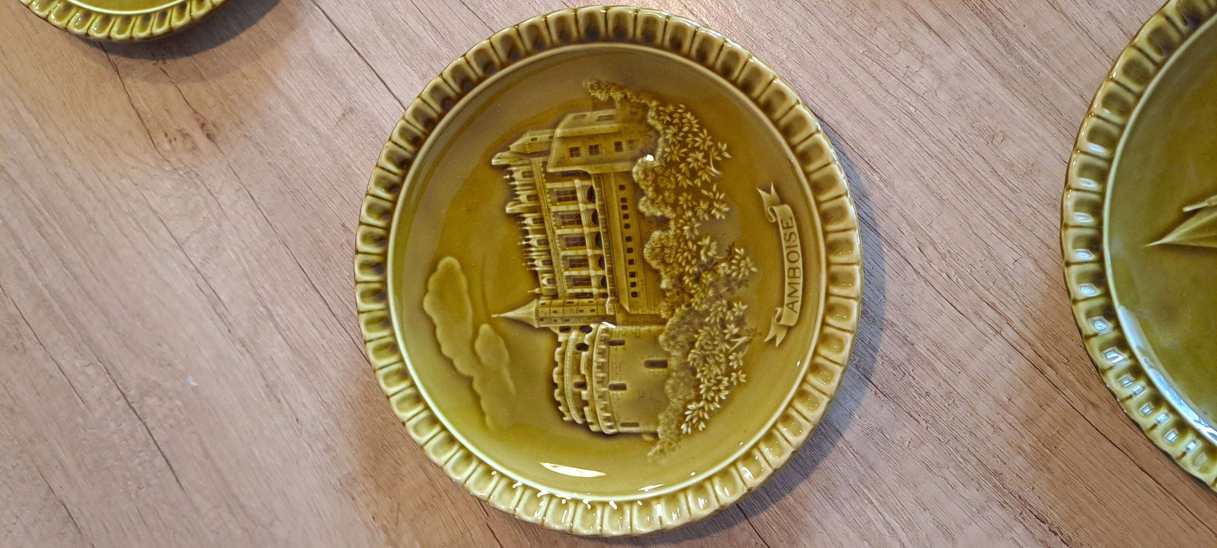 Gien earthenware cheese or dessert service