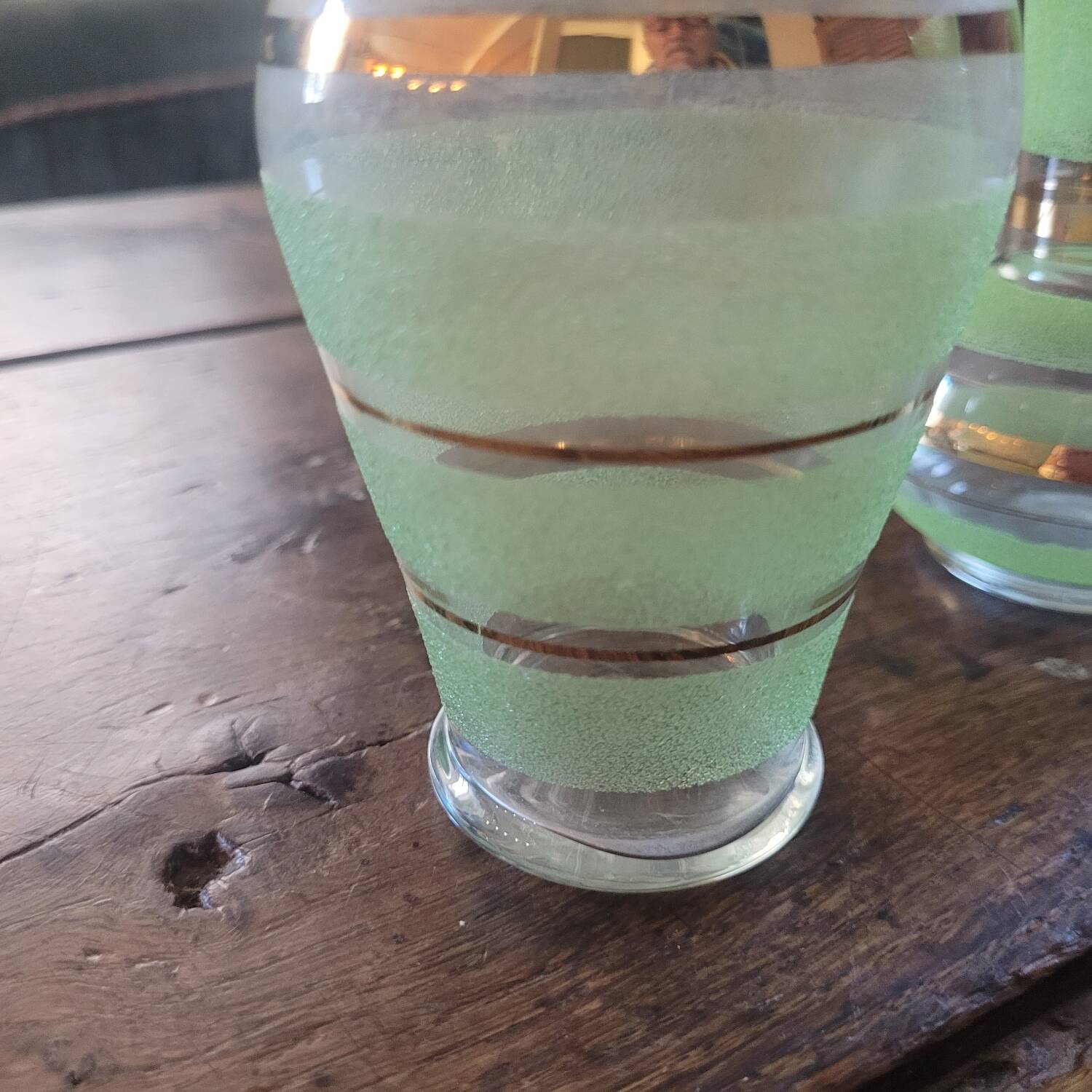 Trio de vases rétro – verre granité vert & doré (années 50/60)