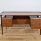 Mid-Century Freestanding Teak Desk by Peter Løvig Nielsen, 1960s