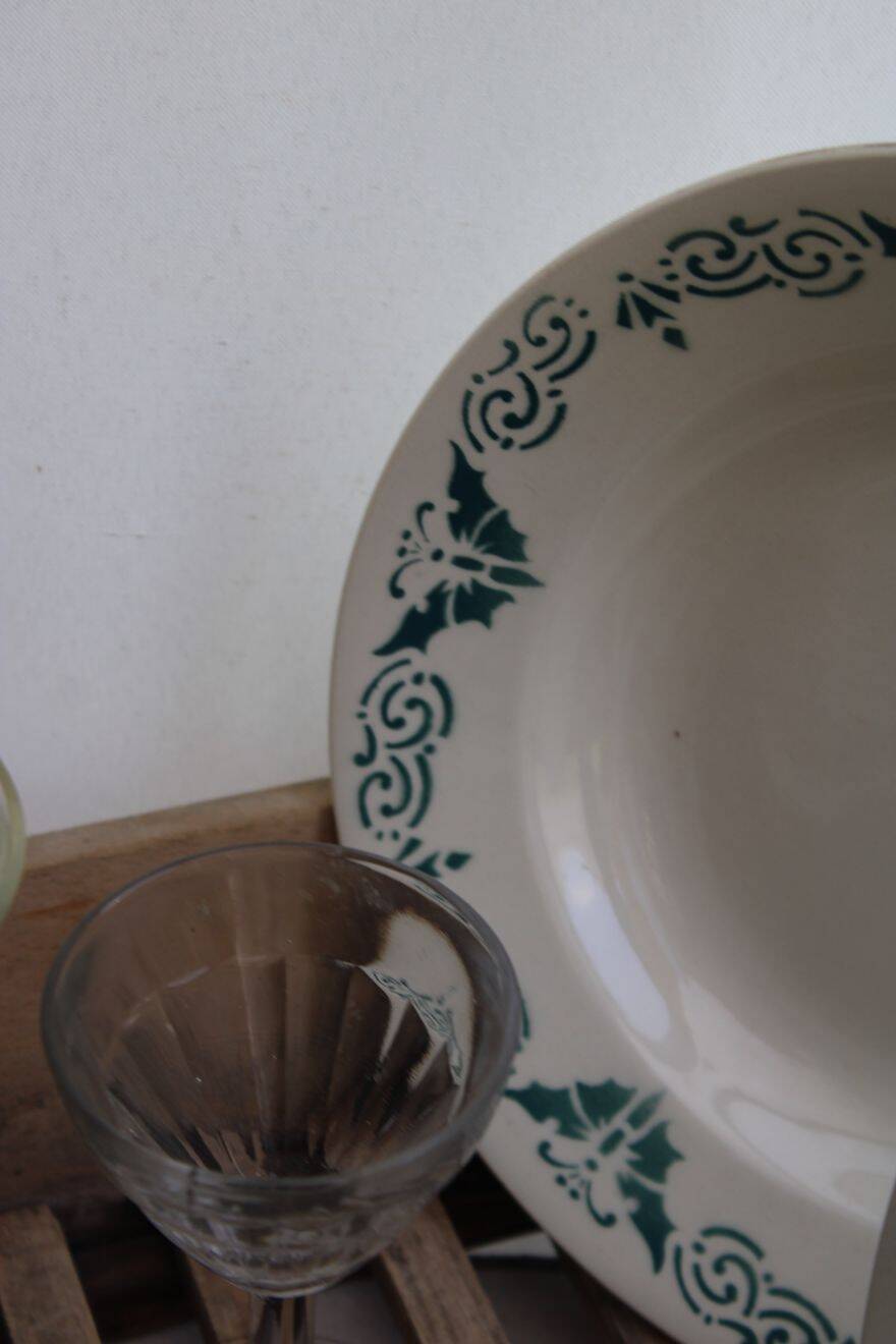 set of 8 ceramic plates "butterflies"