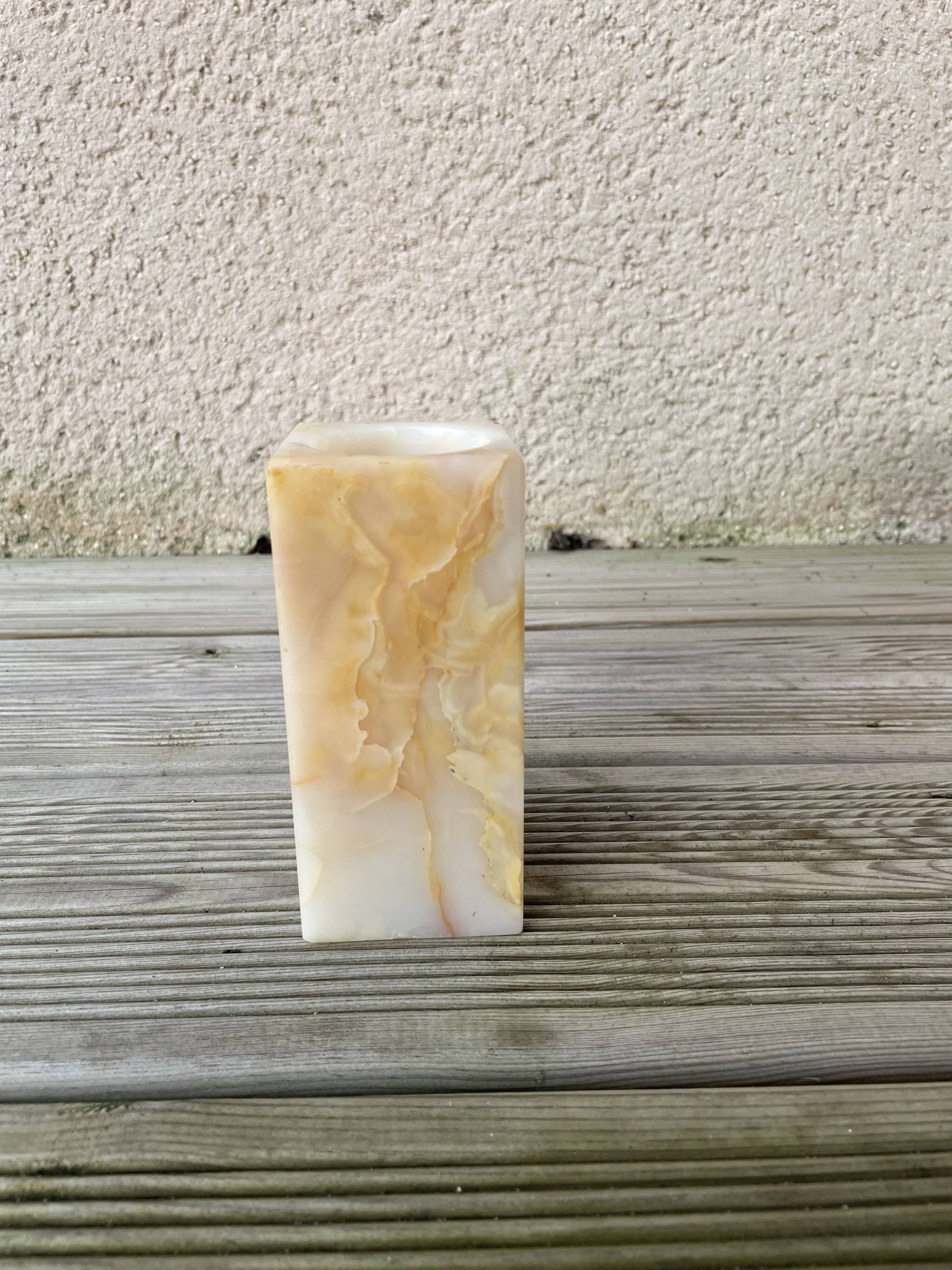 Set of 17 decorative items