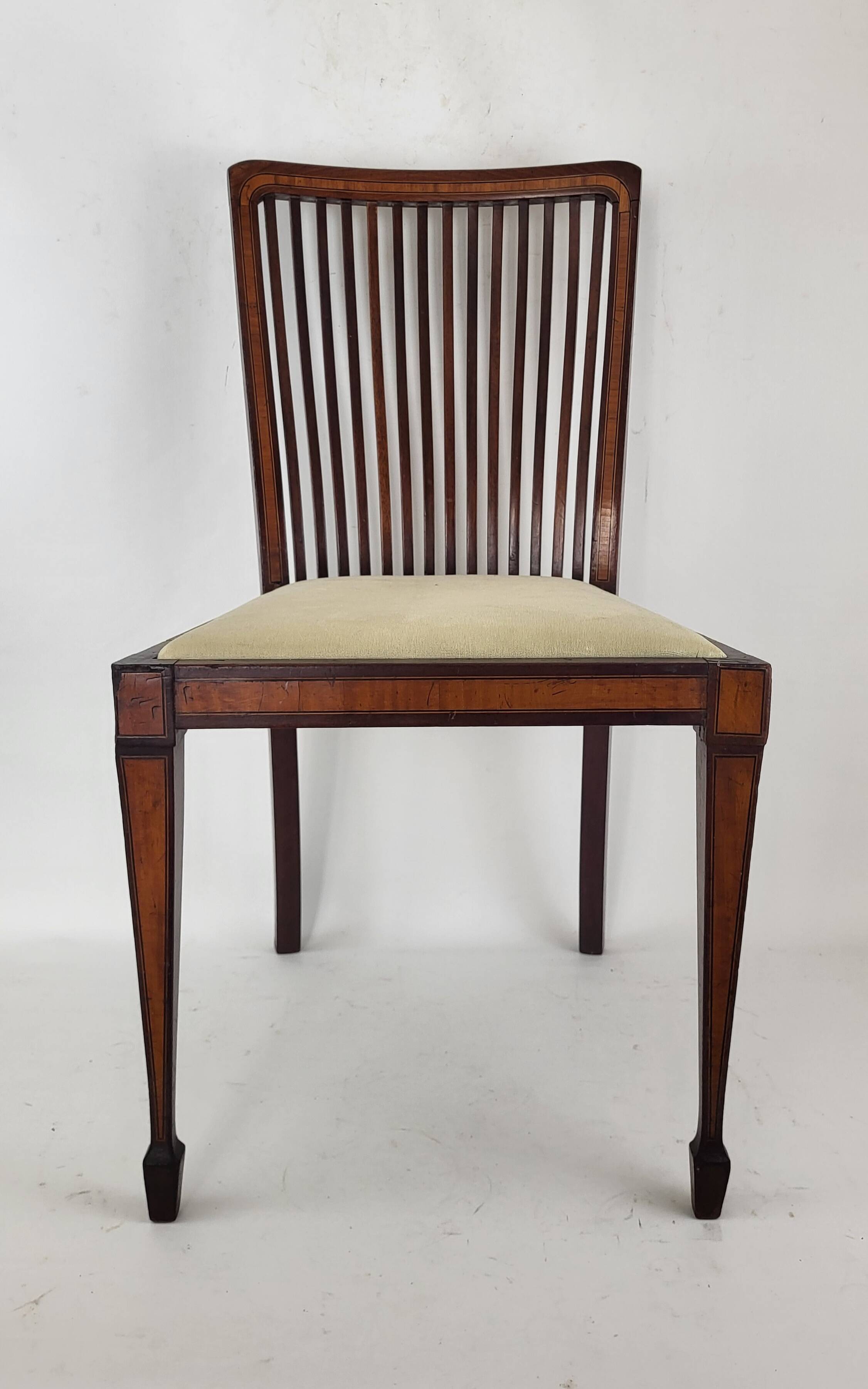 English chair with barrettes Feet "sword"