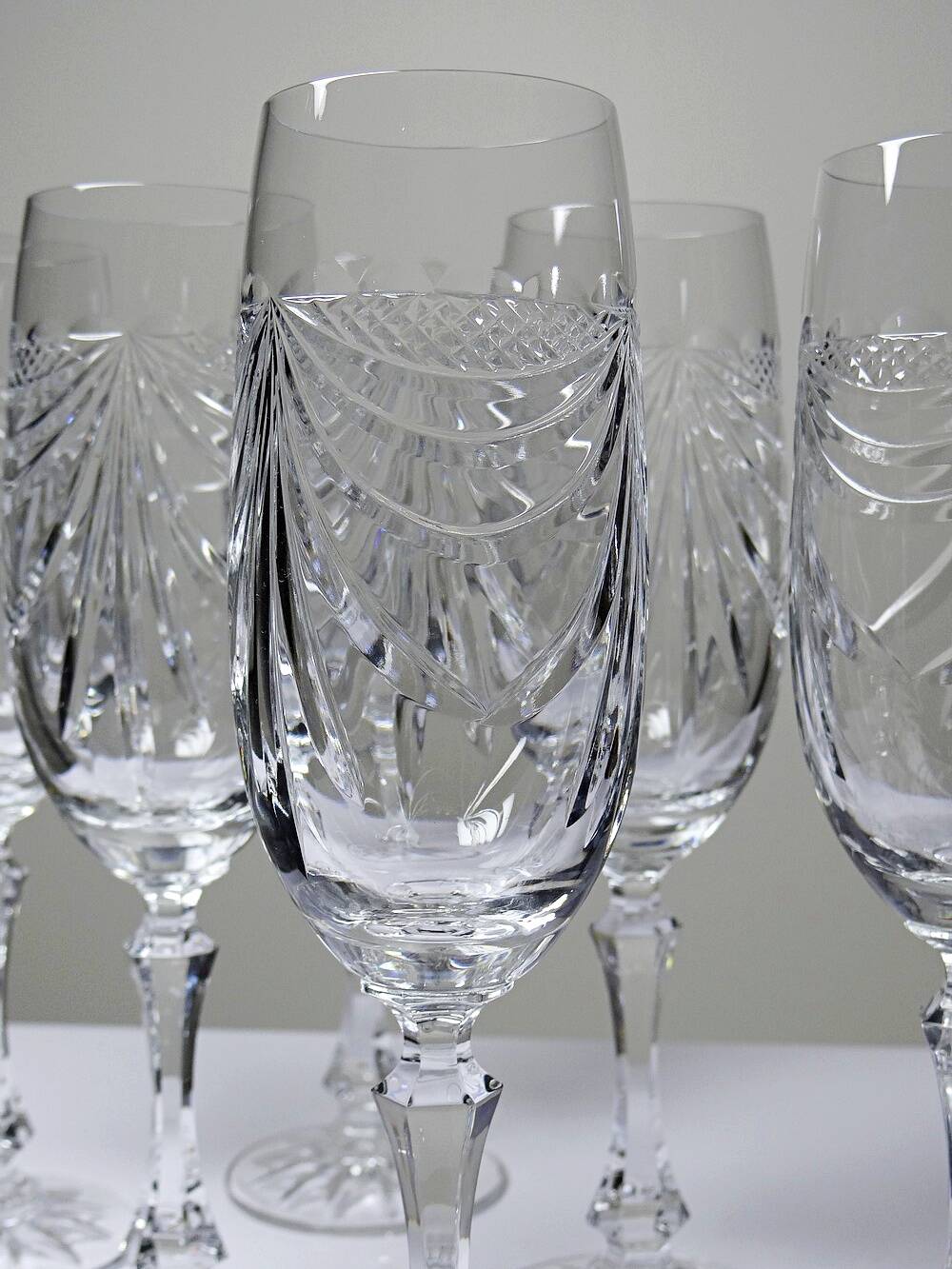 Set of 6 hand-cut Lorraine crystal champagne flutes
