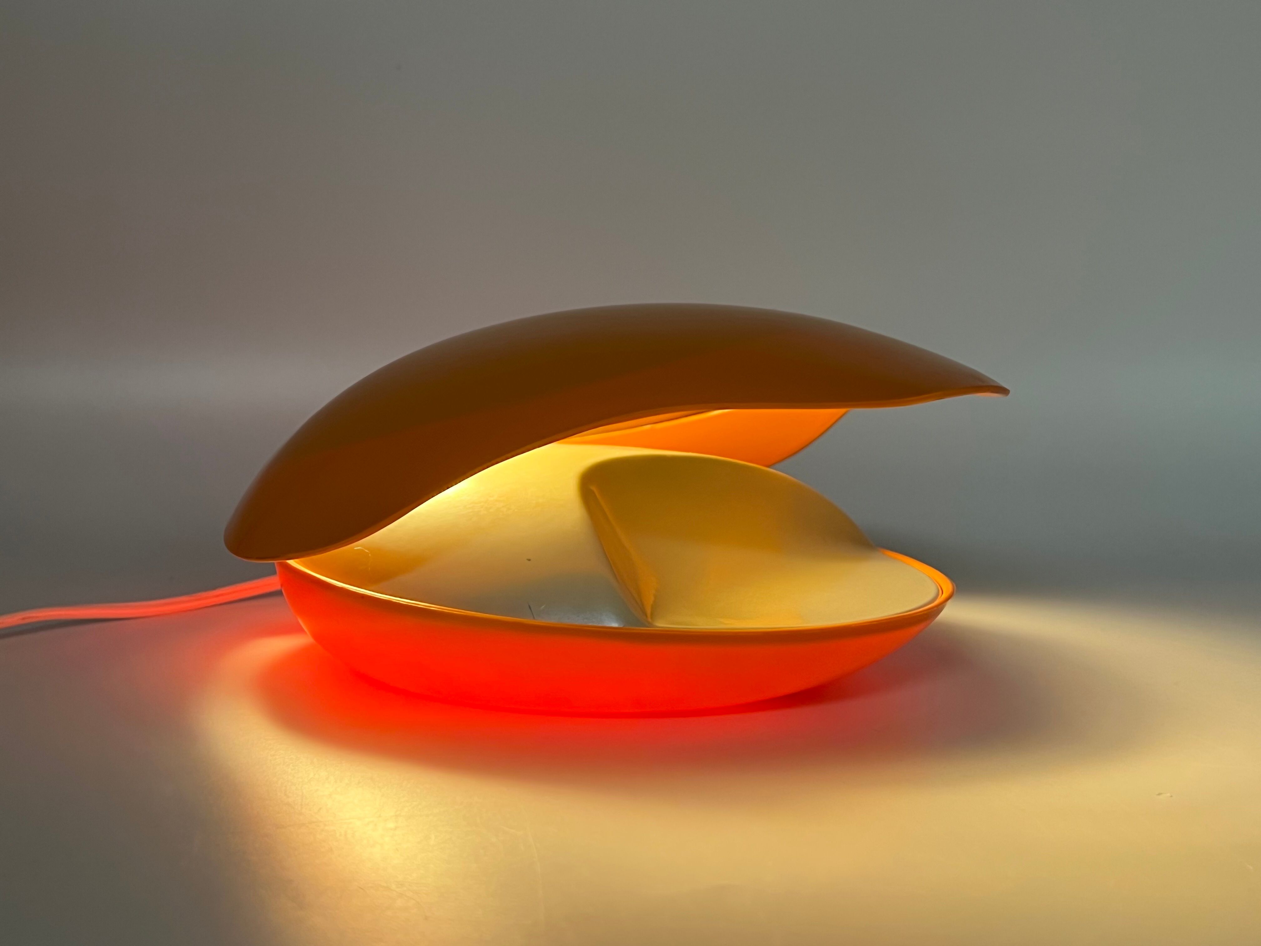 Rare 70s Oyster Lamp Gamma3 - Space Age Table Light Made in Italy - Unusual Orange Lamp