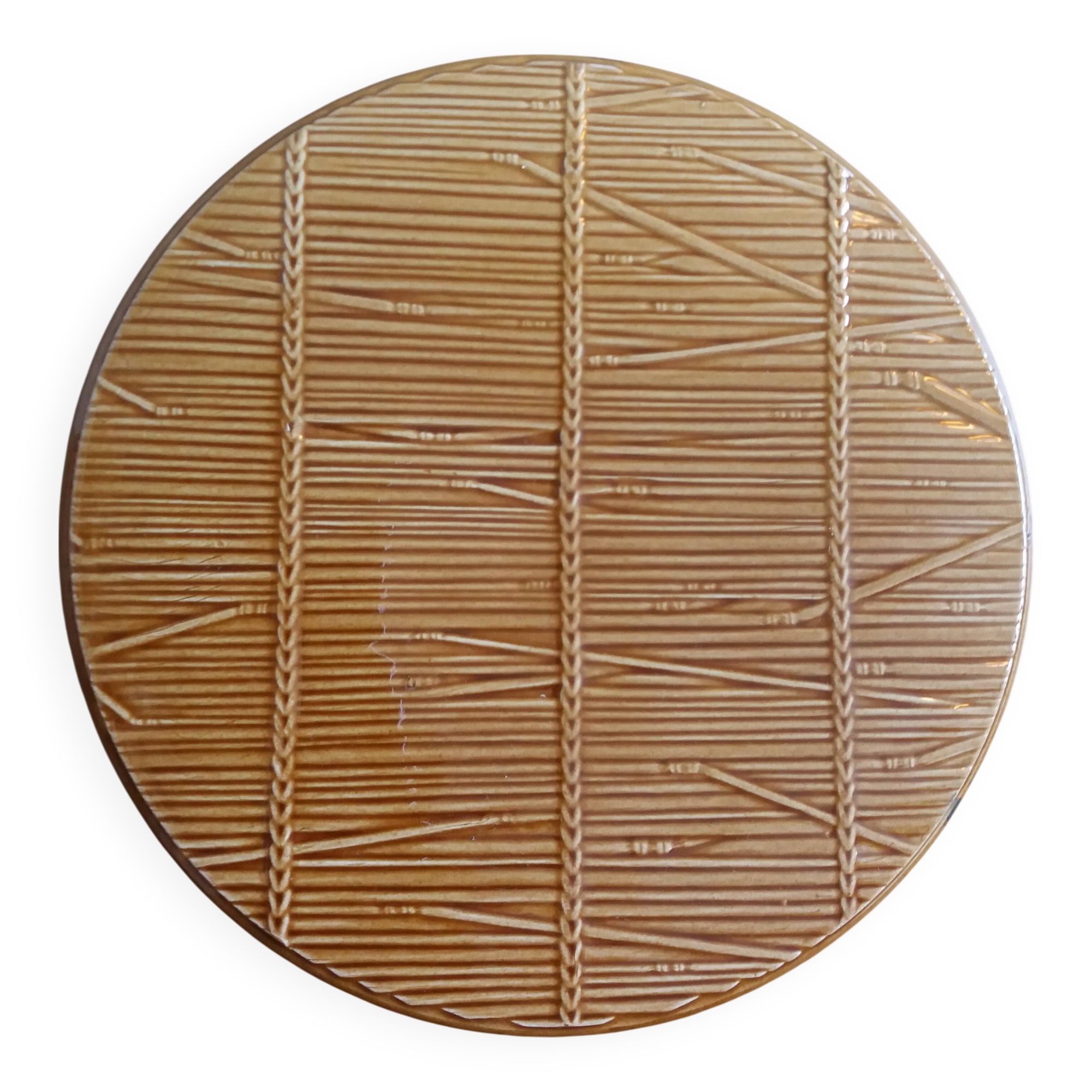 Gien cheese board with wicker straw decor