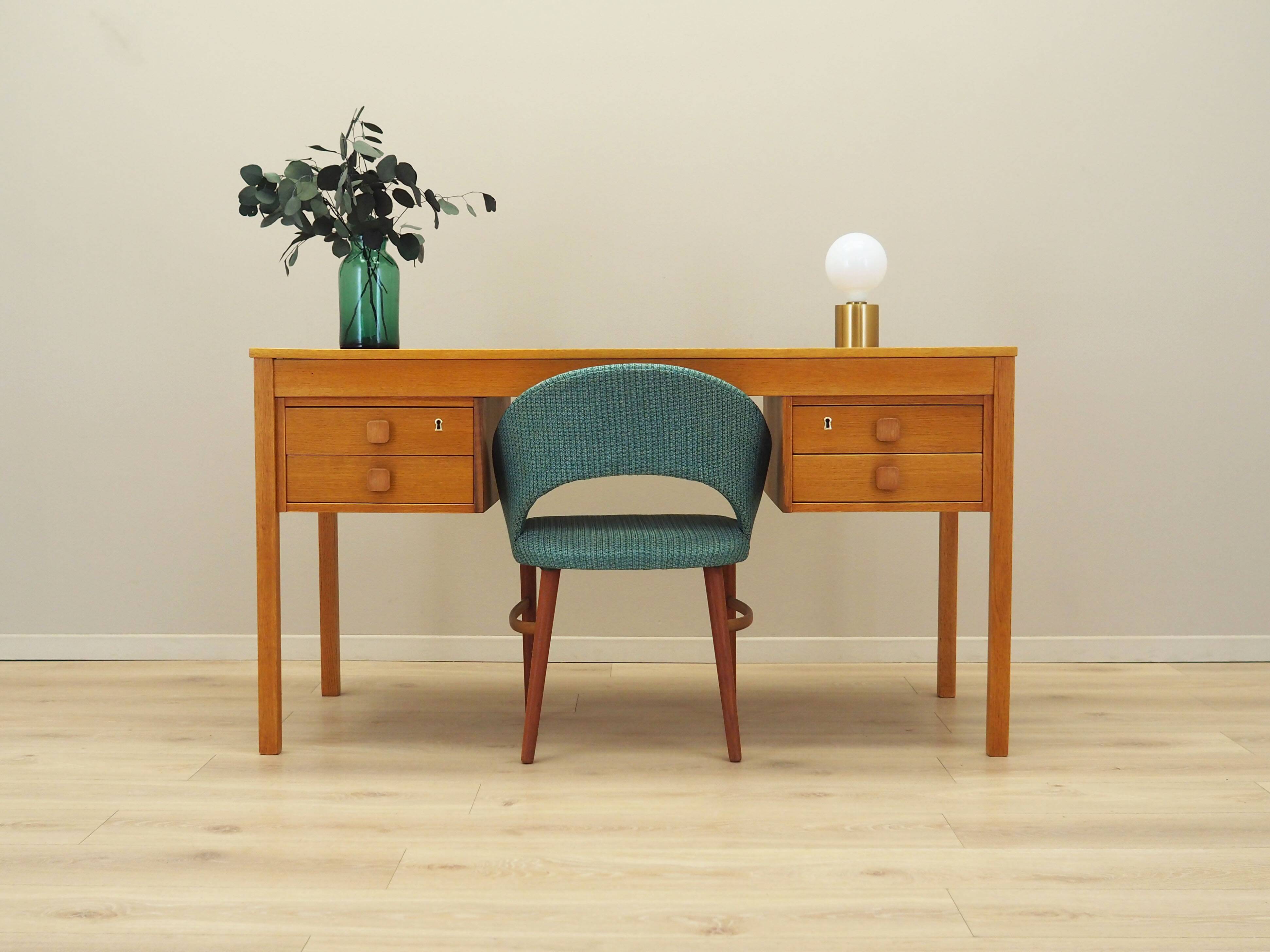 Chaise en teck, design danois, années 1970, production : Danemark