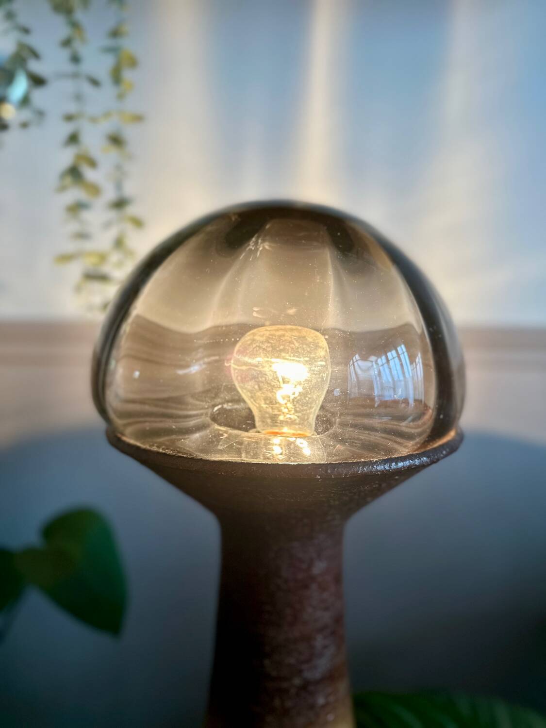 Lampe design brutaliste en céramique