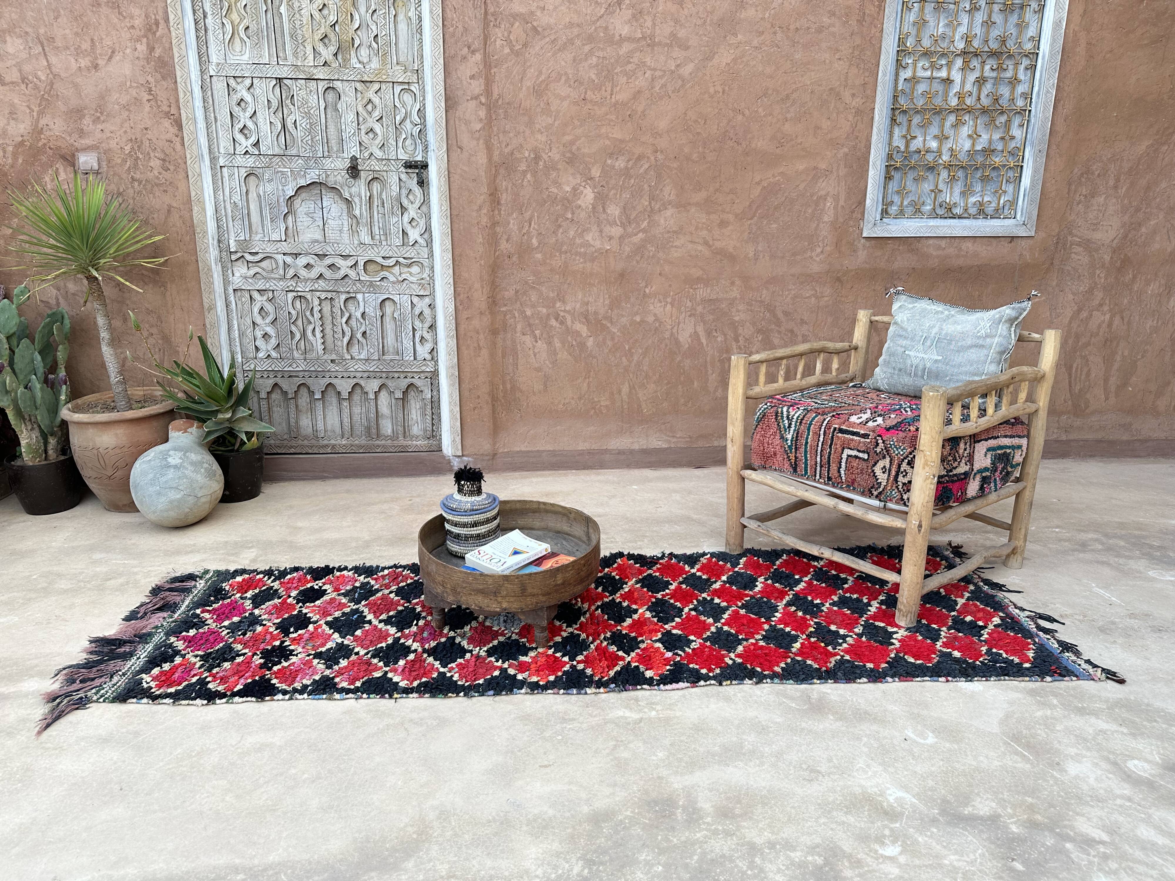 Moroccan carpet red/black - 76 x 253 cm