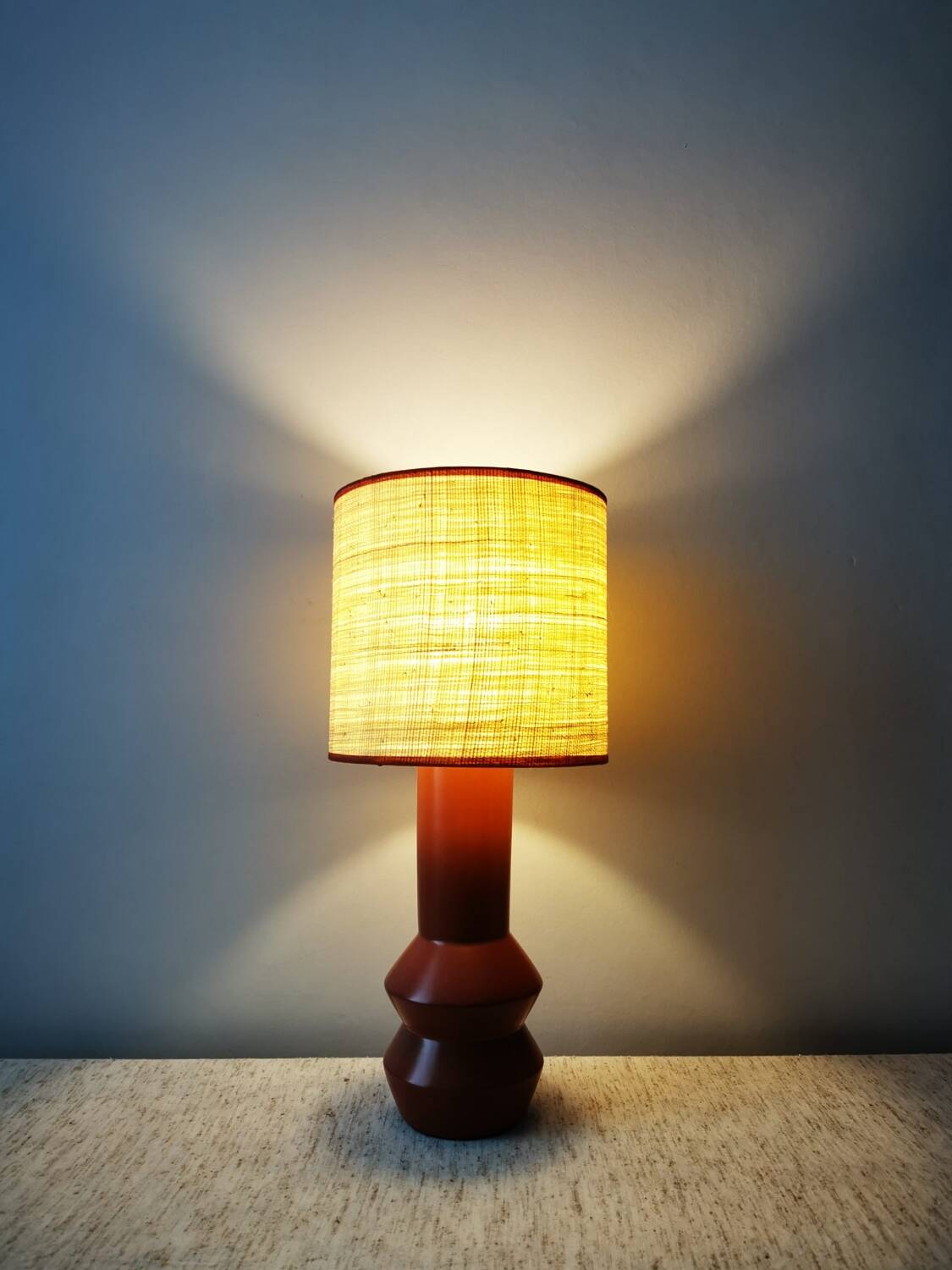 Ceramic table lamp