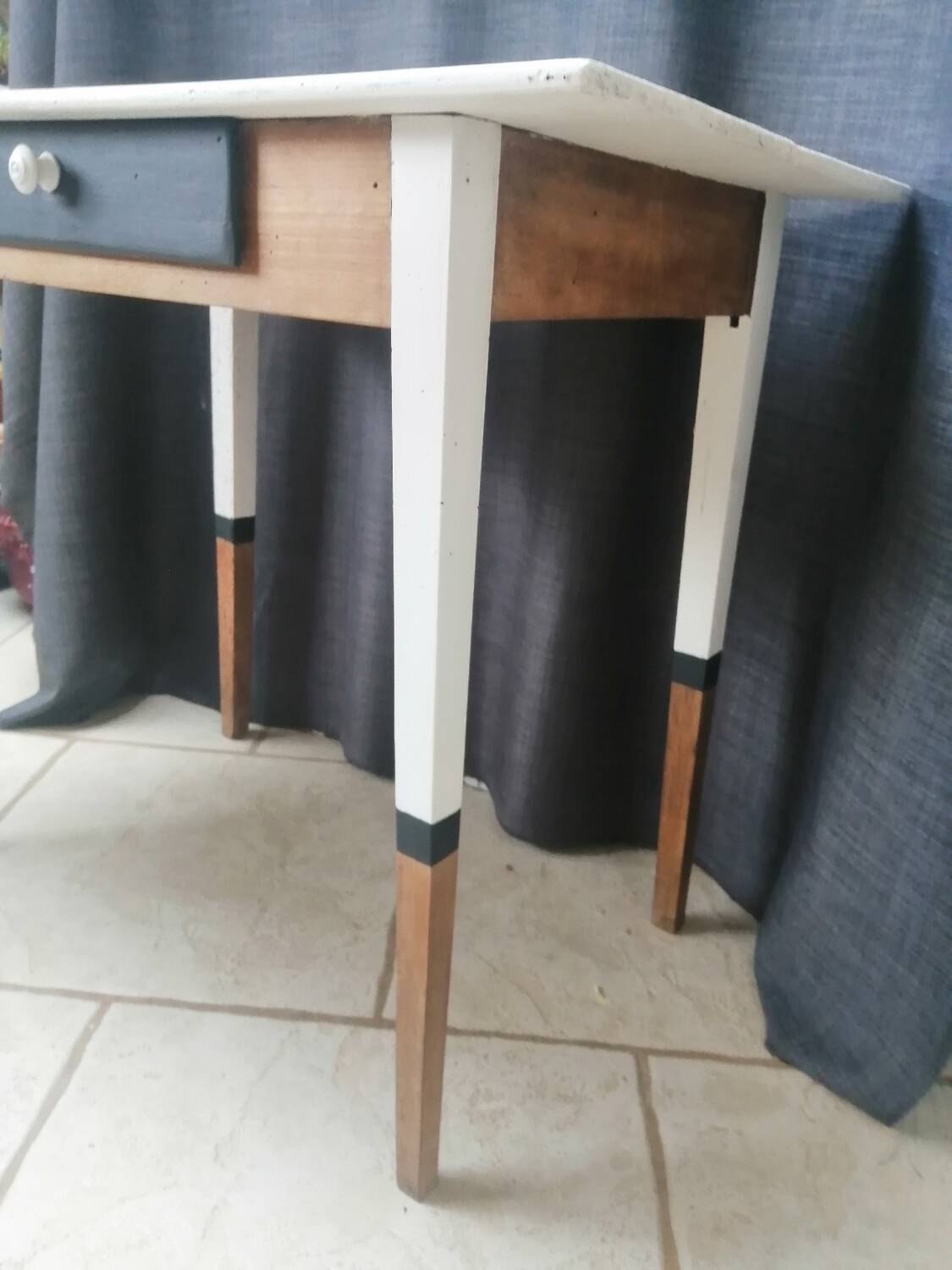 Buren style desk