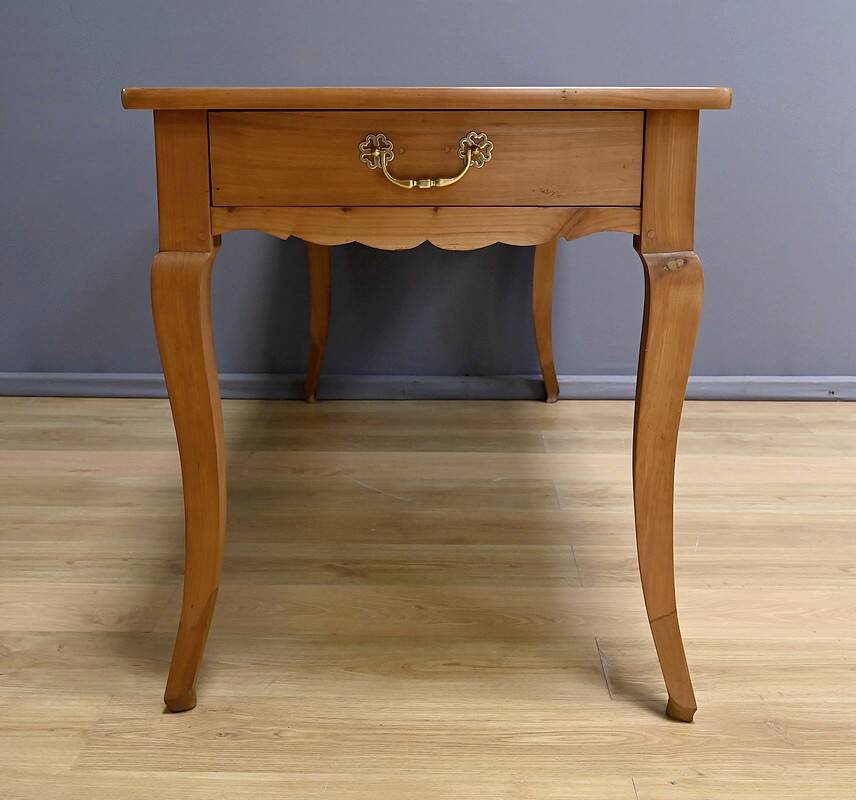 Farmhouse table in blond cherry, Louis XV style – 2nd part of the 19th century