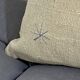 Coussin artisanal en toile ancienne style Kilim