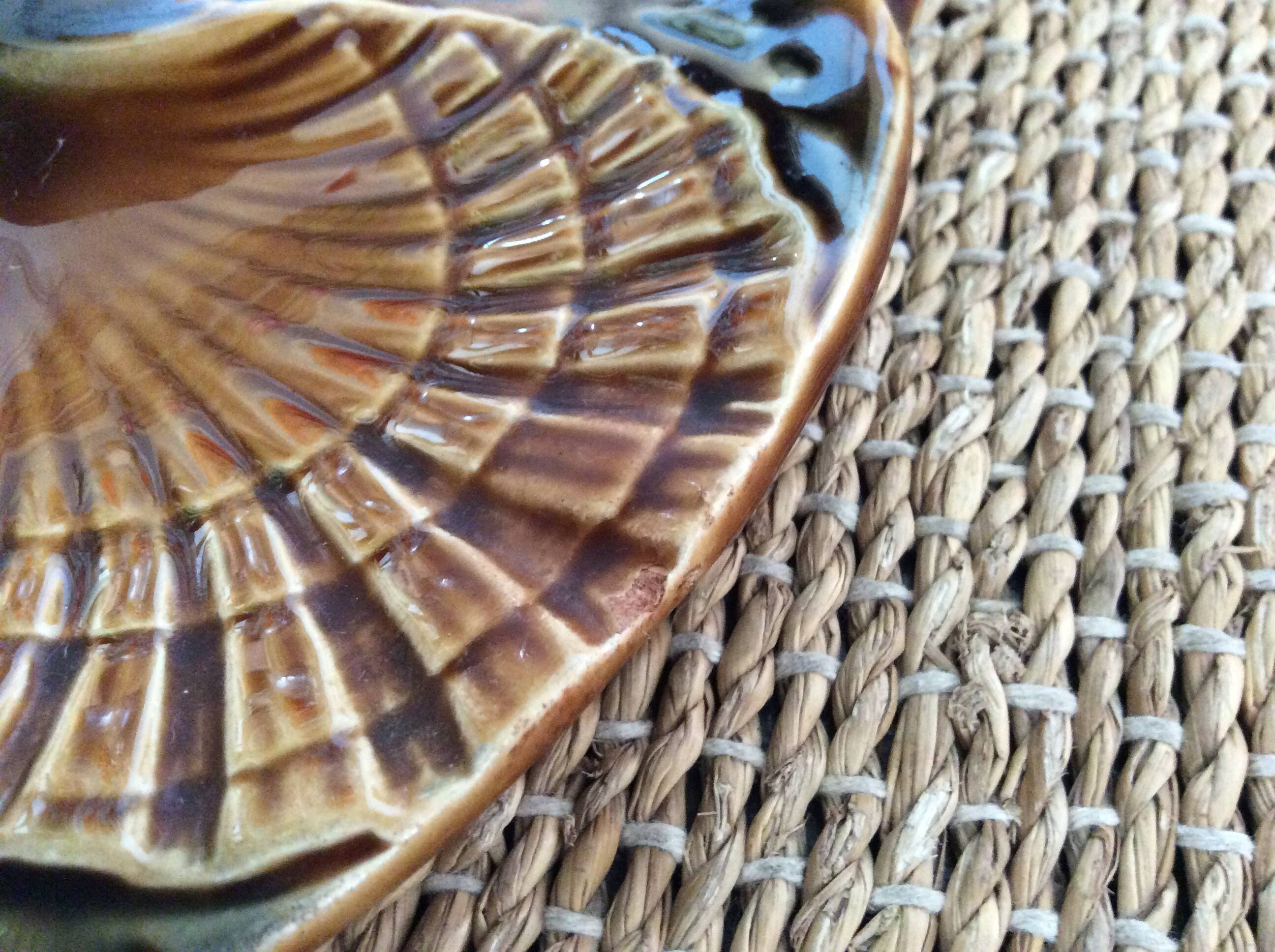 Oyster barbotine plate