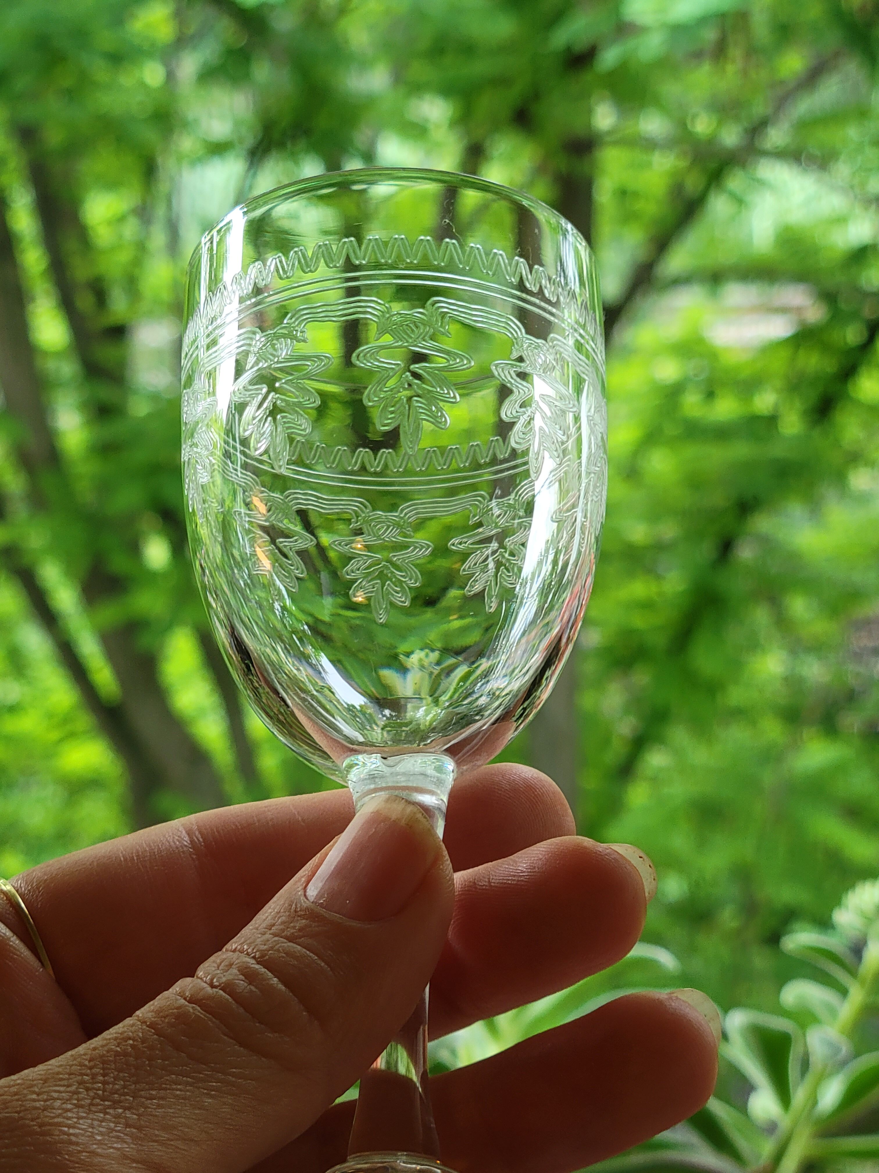 6 old Port stemmed glasses in engraved baccarat crystal