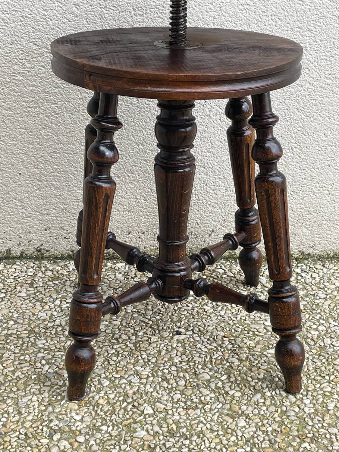 Napoleon III piano stool