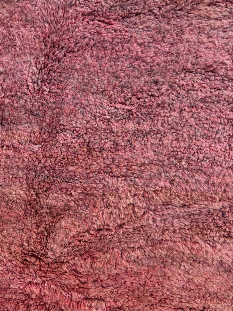 Tapis berbère rose à carreaux sur mesure