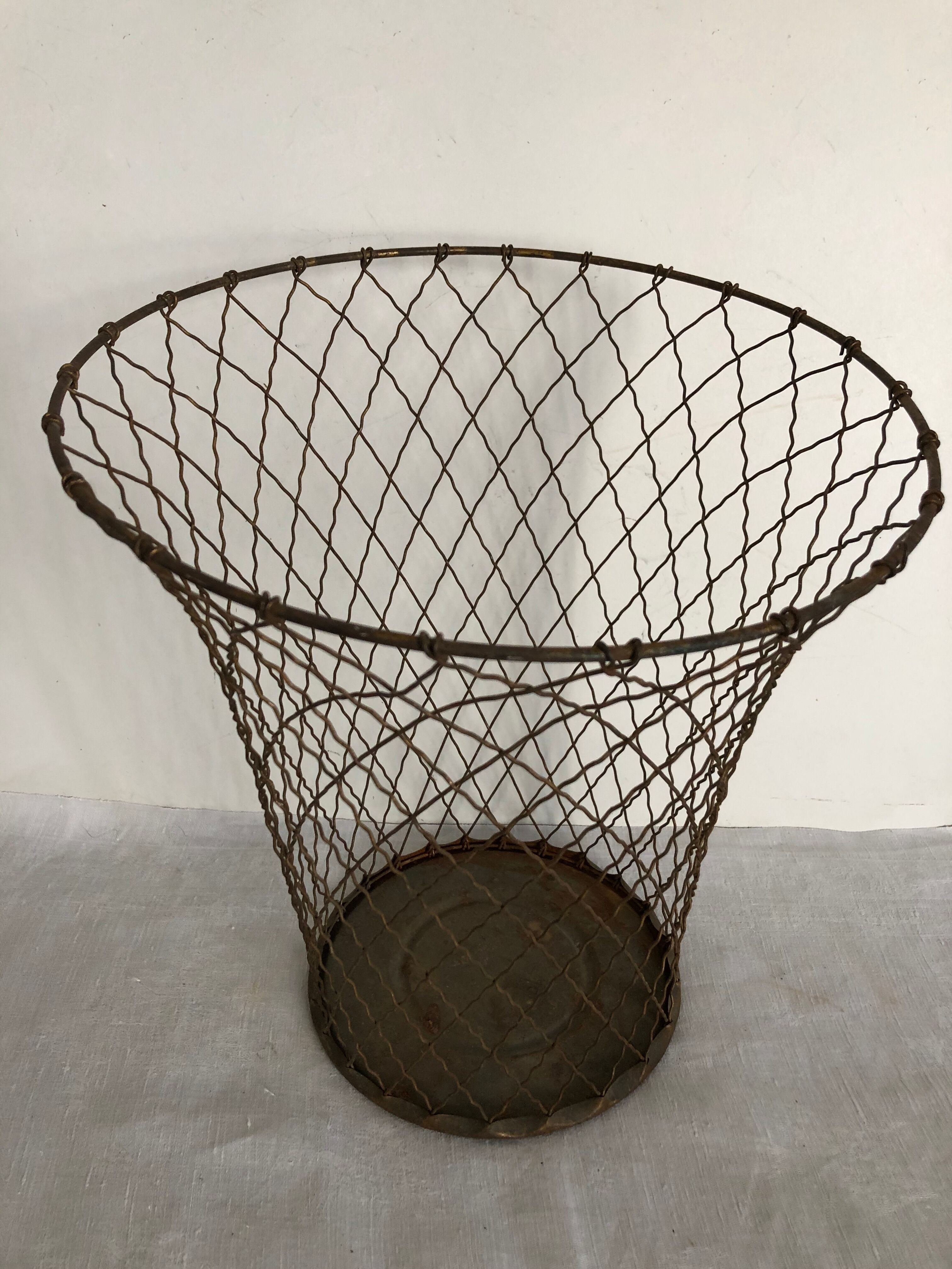 Wire paper basket, office accessory