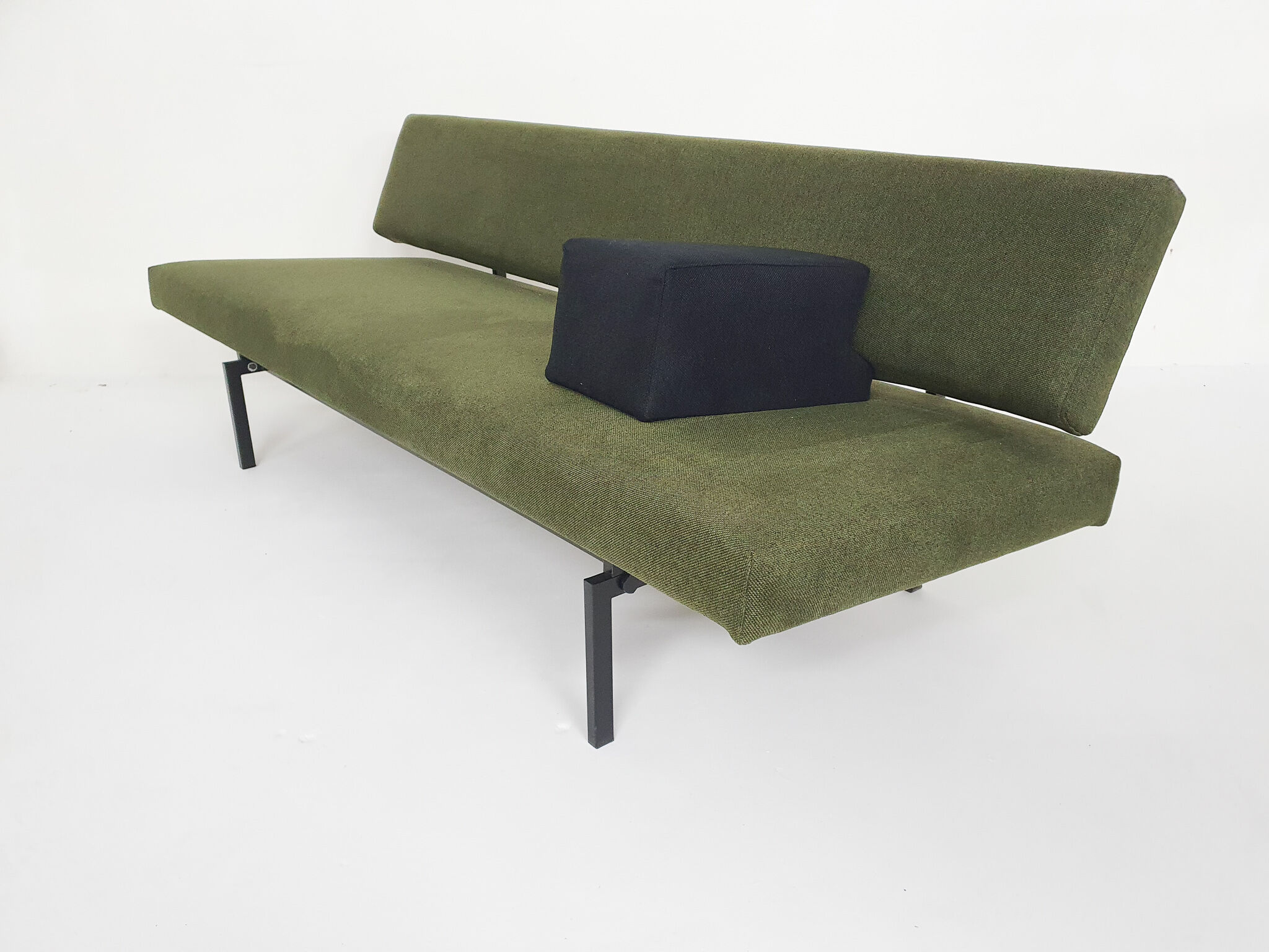 Gijs van der Sluis Model 540 sleeper / sofa, The Netherlands 1960's