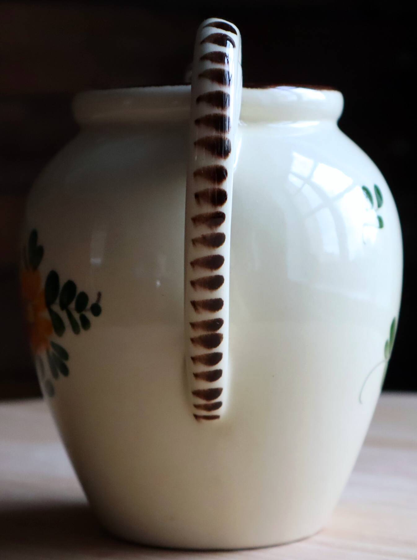 Small double-handled vase in French earthenware – Hand-painted floral decoration