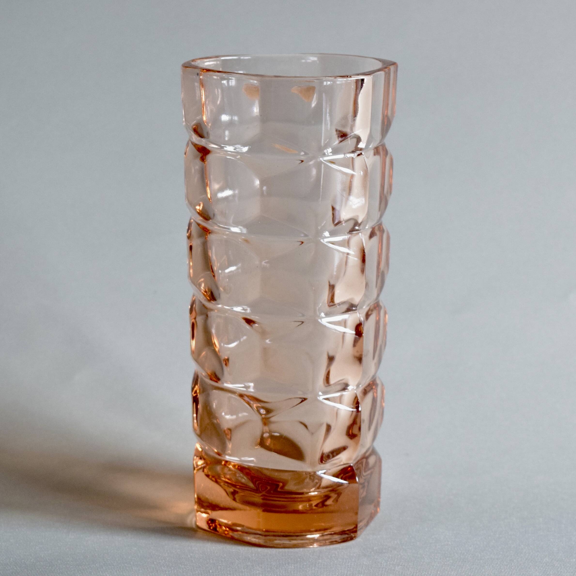 Luminarc - Small vintage depression pink Windsor vase