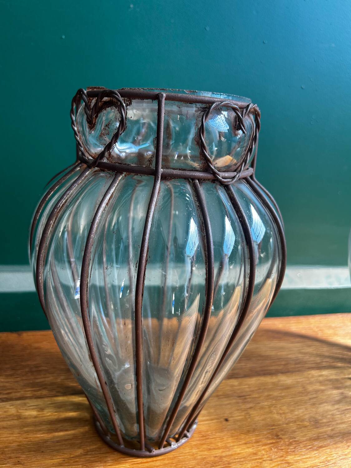 Pair of Venetian vases in blown glass and wrought iron