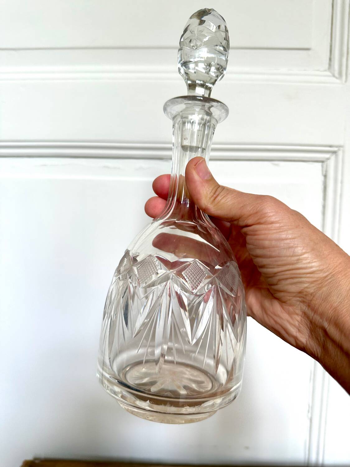 Small carafe and its chiseled glass stopper