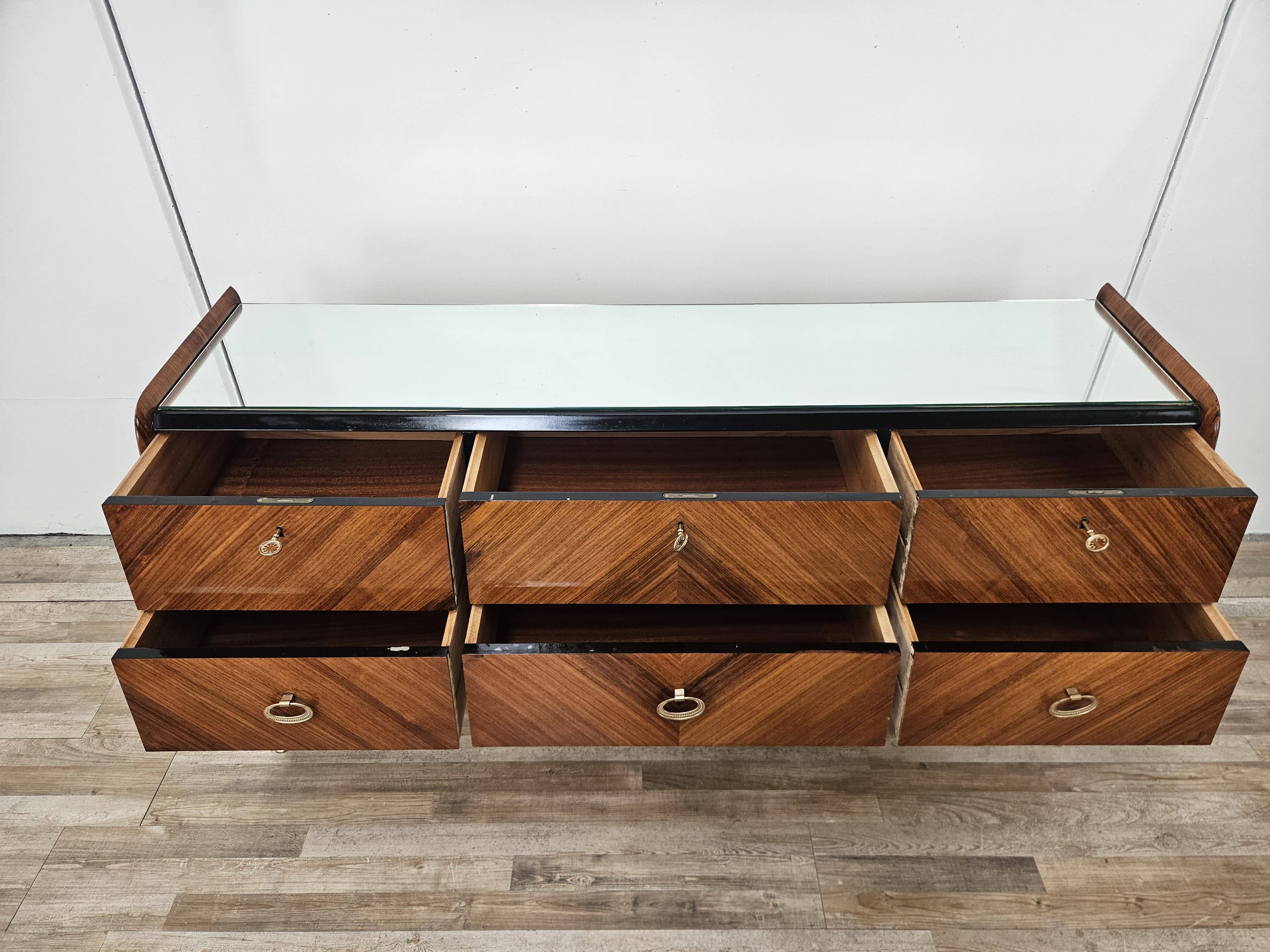Commode en acajou avec miroir du milieu du siècle des années 1950