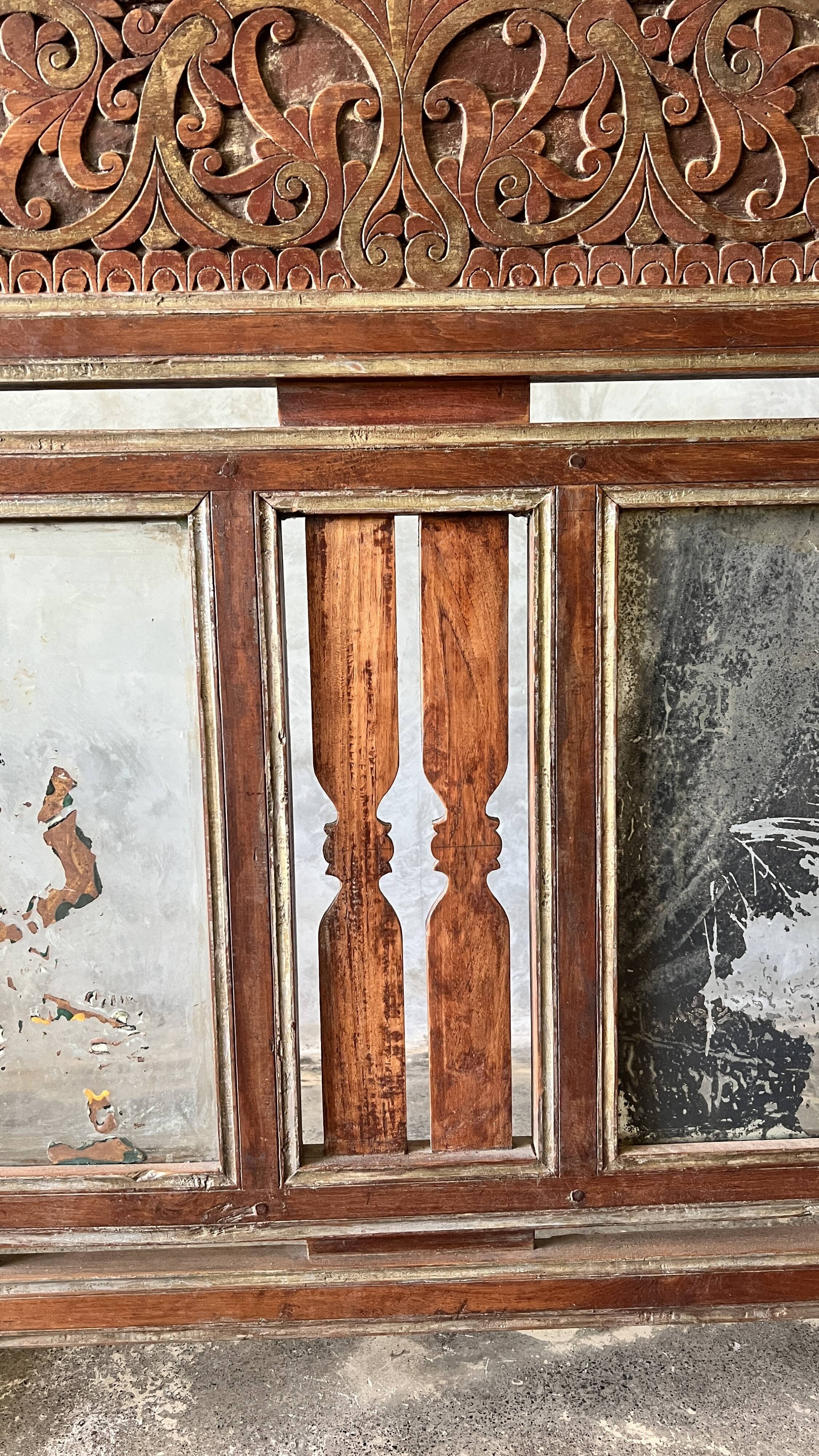 Small Indonesian screen in carved wood H:104 L:106