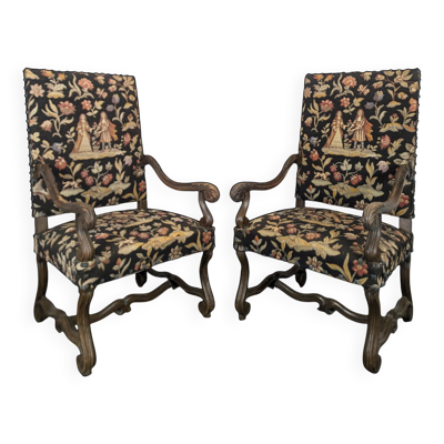 Paire de fauteuils de style Louis XIV en noyer