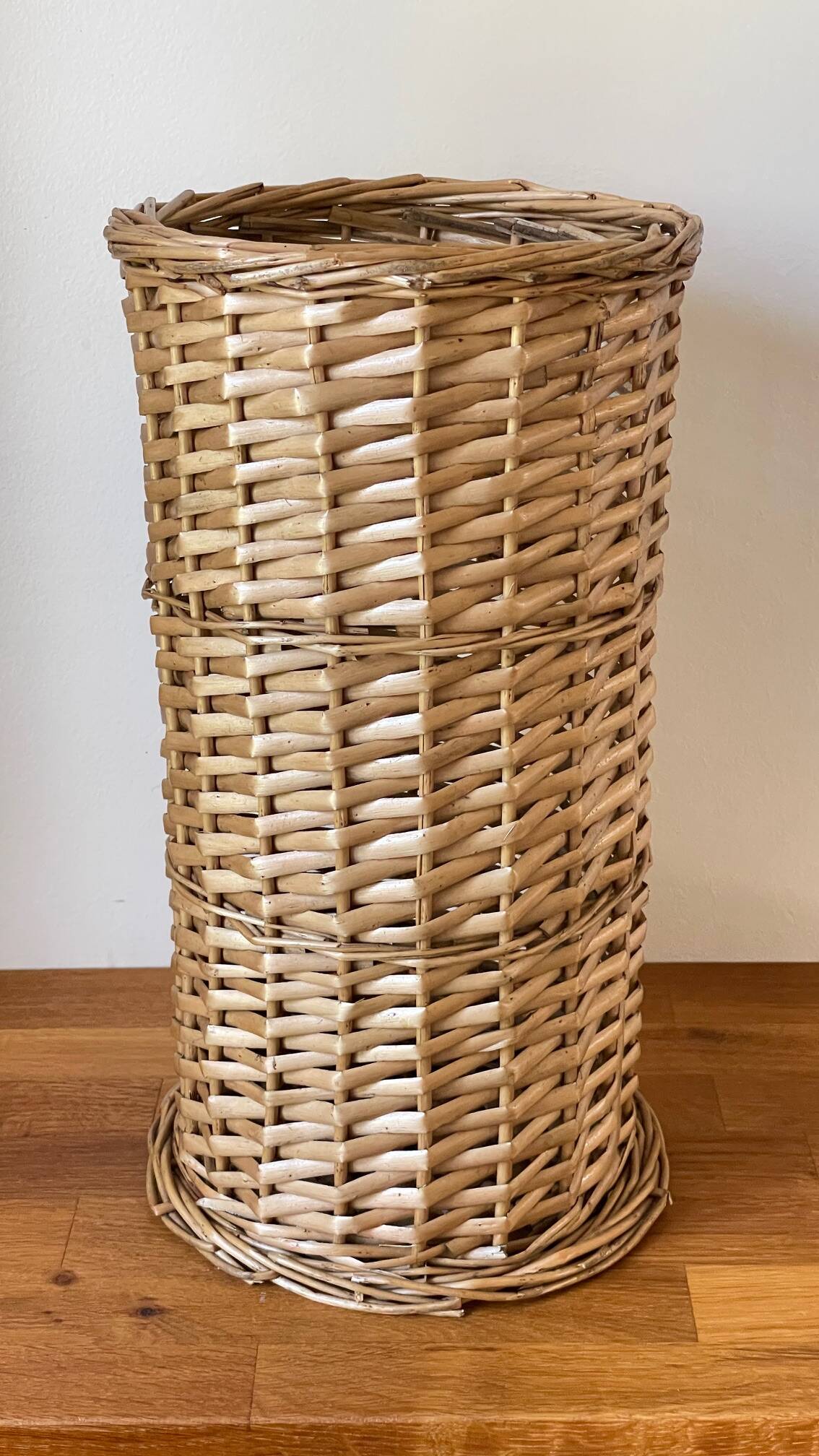 Porte parapluie en rotin vintage