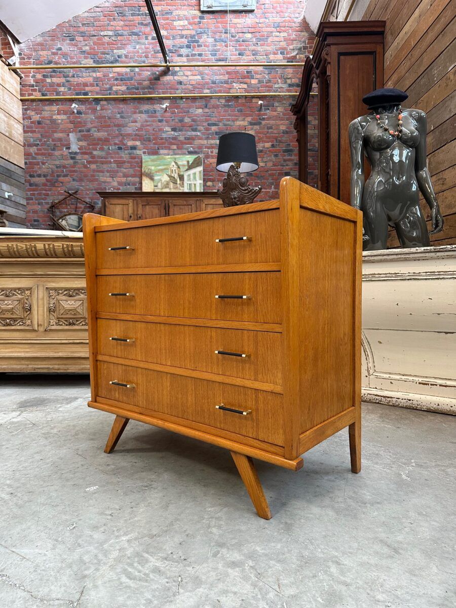 Vintage chest of drawers