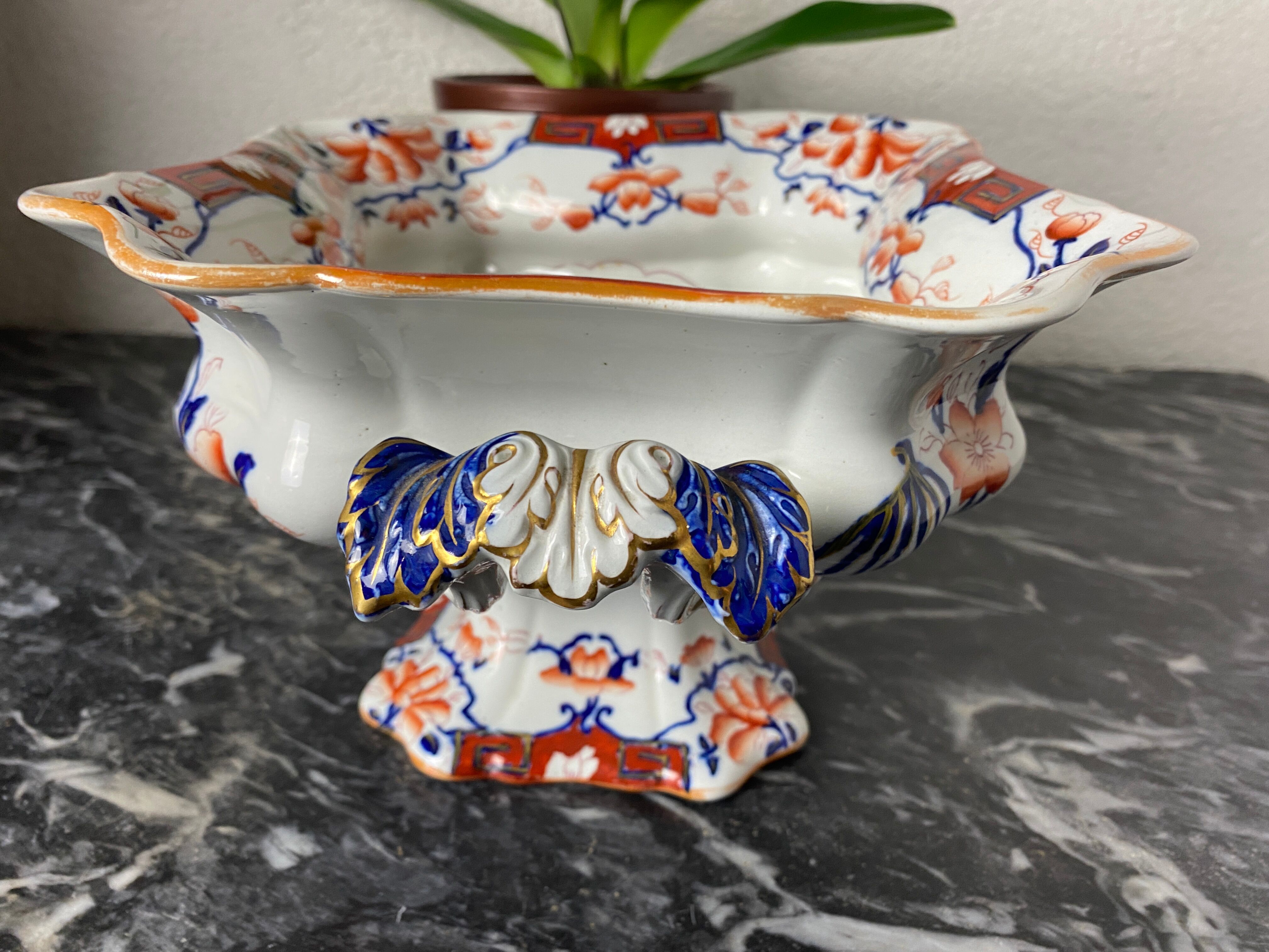 Old Imari cup stamped "Mason" in iron earth