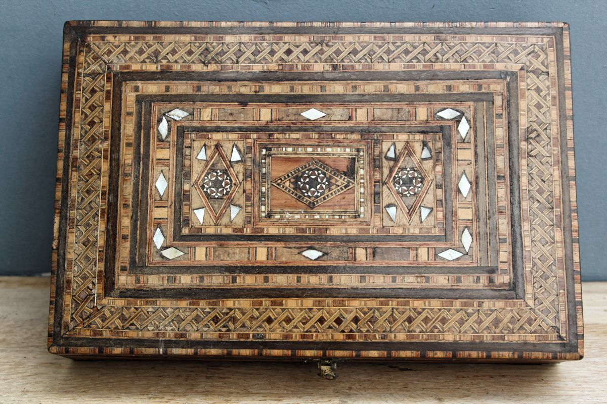 BOX XIXth in wood marquetry and mother-of-pearl